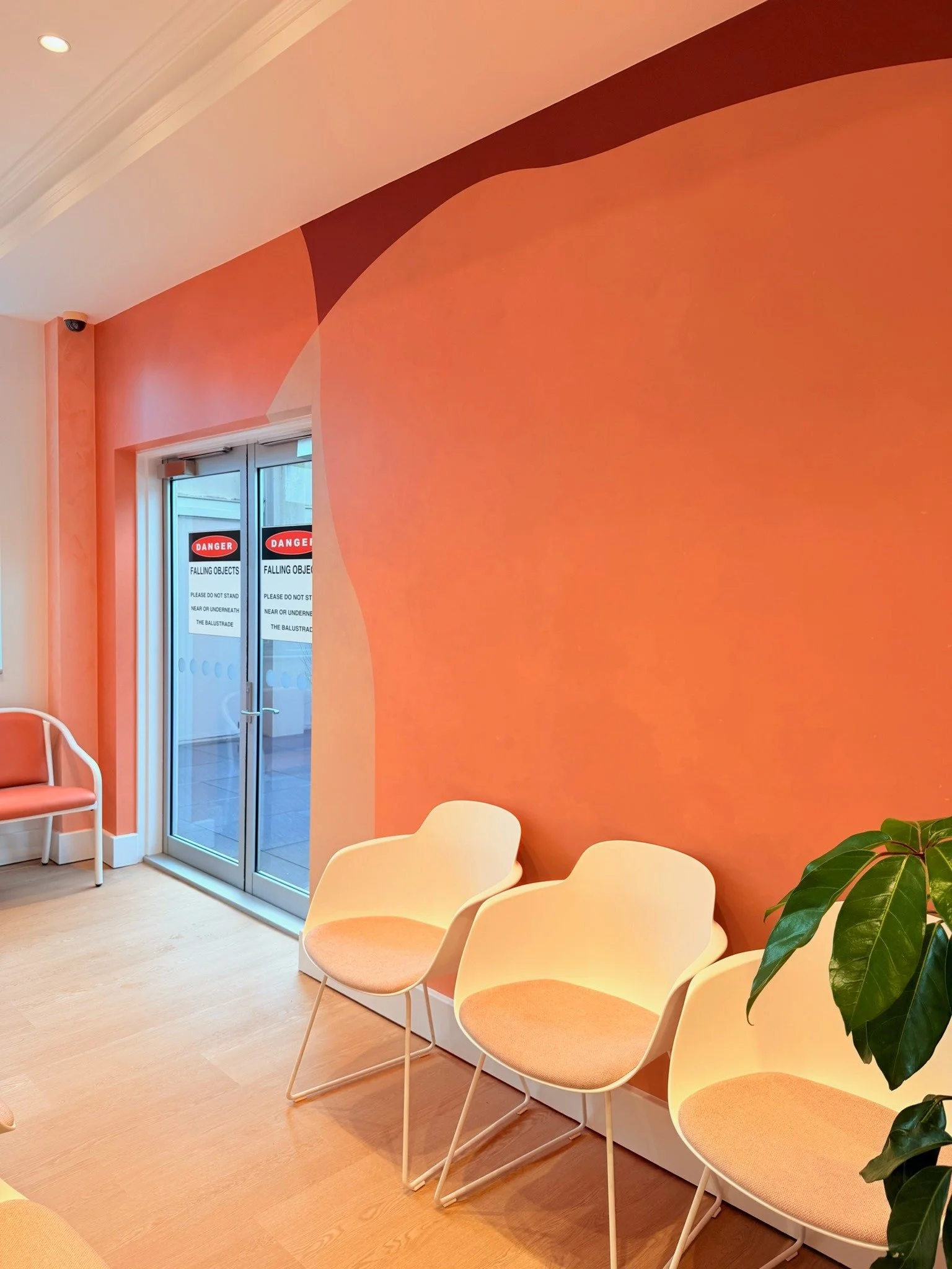 Proud to print and install the wallcoverings throughout @evoca_au  Bondi Junction part of a stunning fitout delivered with @decocorp_ .

#tvisualconcepts #wallpaperinstallation #customwallpaper #wallvinyl #evocawomenshealth