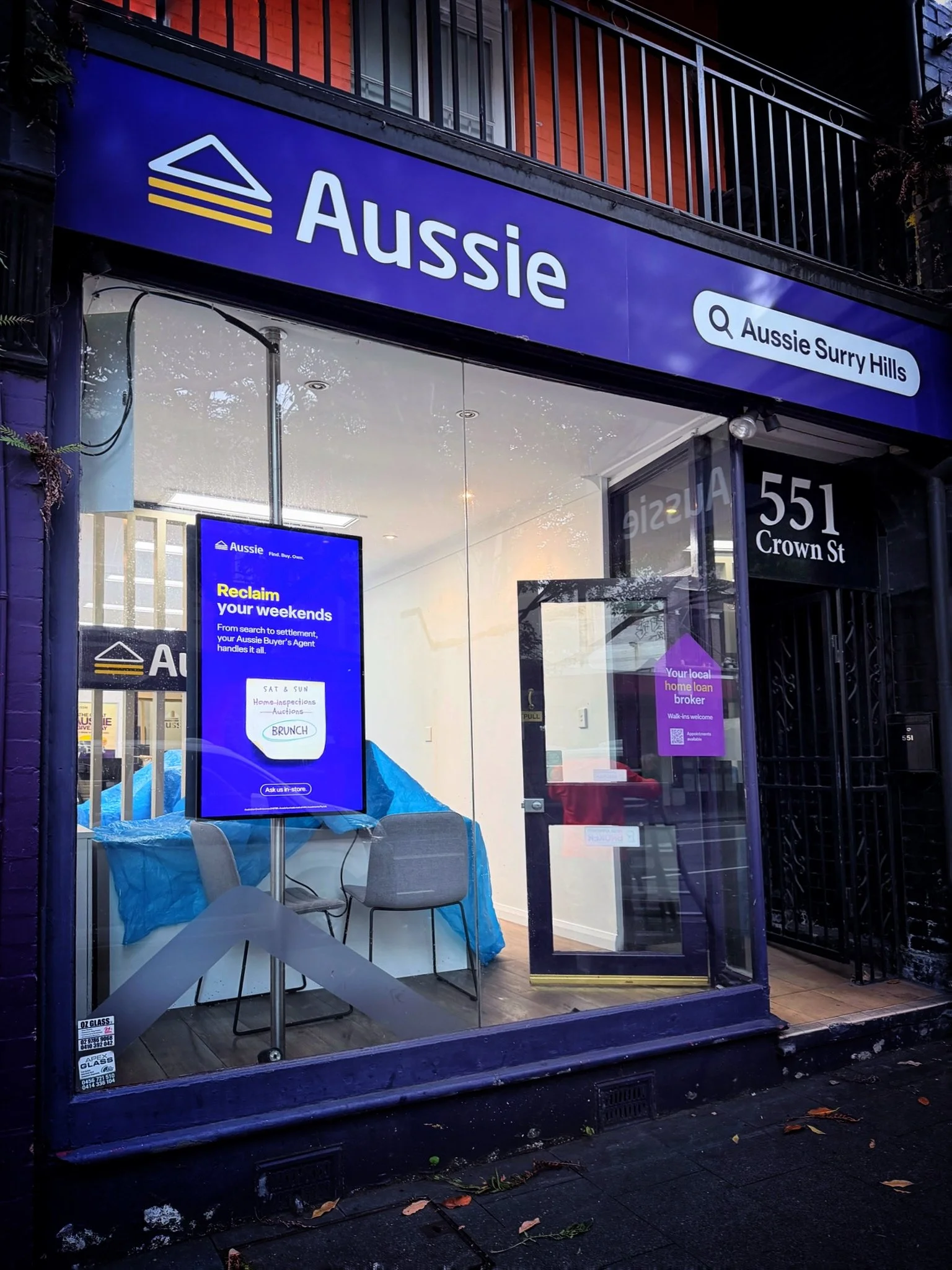 Crown Street just got a whole lot more purple. 
Proud to complete the signage fitout for @aussiehomeloans Surry Hills at 551 Crown St 💜
Thanks to @rediconconstruction  for having us on board. 🙌

#tvisualconcepts #aussiehomeloans #surryhills #signag