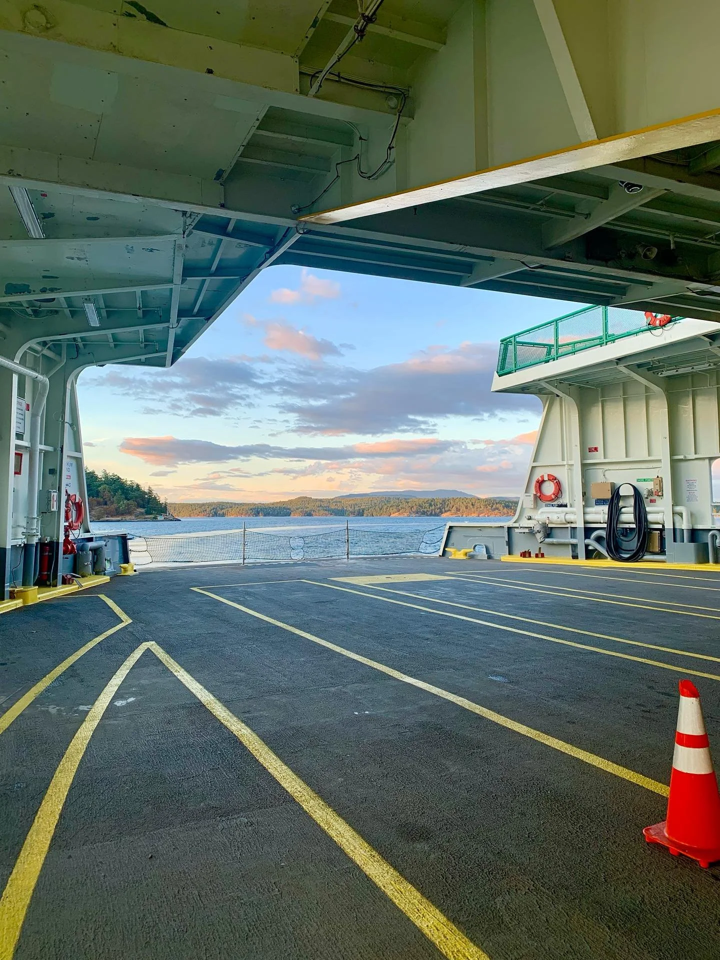 Headed to #whidbeyisland and the #olympicpeninsula for shows this week! Summer Sway rolls on ⬇️ Shoutout to the @wsferries for hauling @swaywild around to so many places all the damn time. ⛴🙏⛴

SWAY WILD SHOWS:
8.13 Oak Harbor, WA Windjammer Park
8.
