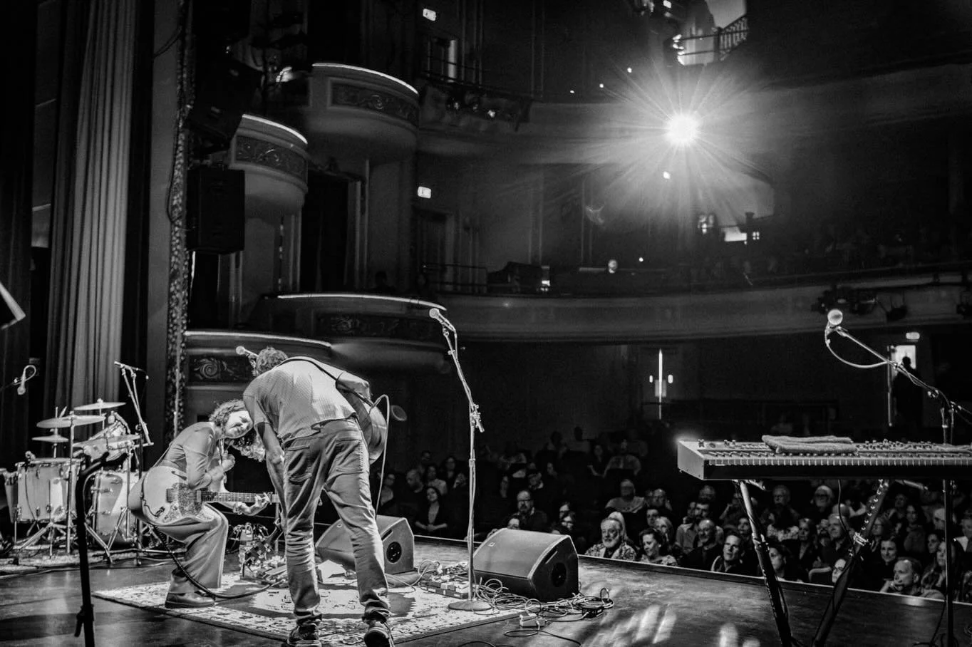 Been a truly sweet tour for us w/ @marcbroussard thus far! We&rsquo;ve driven nearly 6k miles chasing the spring lilacs from south to north, and have arrived at EST! Next up ⬇️:

5.12 Pittsburgh, PA @thunderbirdmusichall 🌷
5.13 Alexandria, VA @thebi