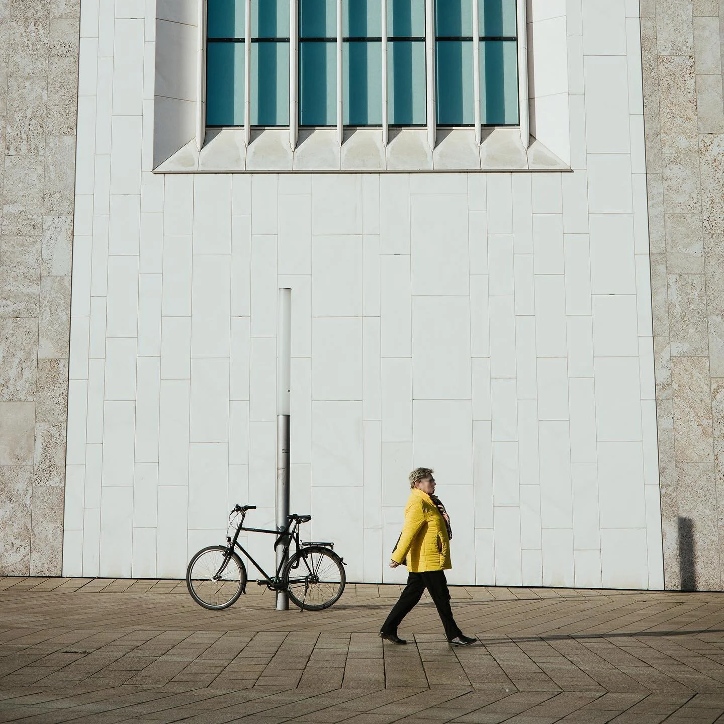 Went out with my new Canon EOS R for some street photography. I saw this women in the yellow jacket and just had to take the shot. Turned out pretty cool. What do you think? 

#leipzig #streetphotography #yellowjackets #unileipzig #fotografie #photog
