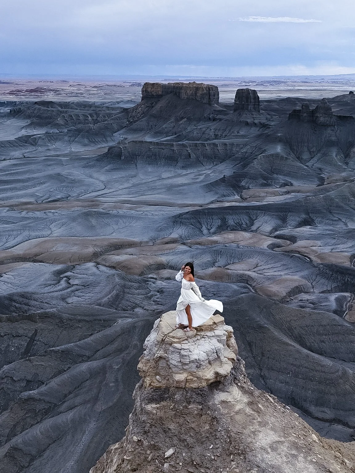 BUCKET LIST UTAH ROAD TRIP guide with 25+ stops