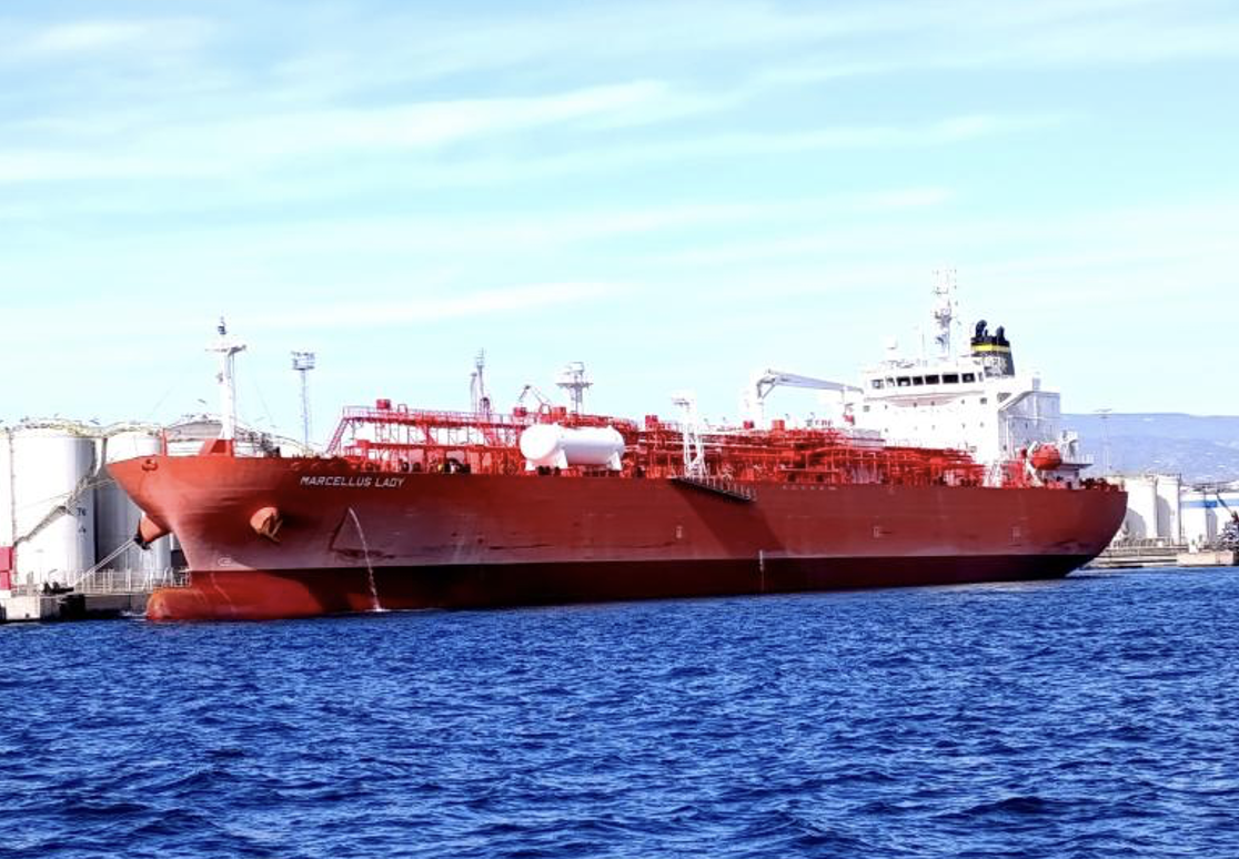 Green transition for Western Shipping through Azra Tech advanced hull coatings