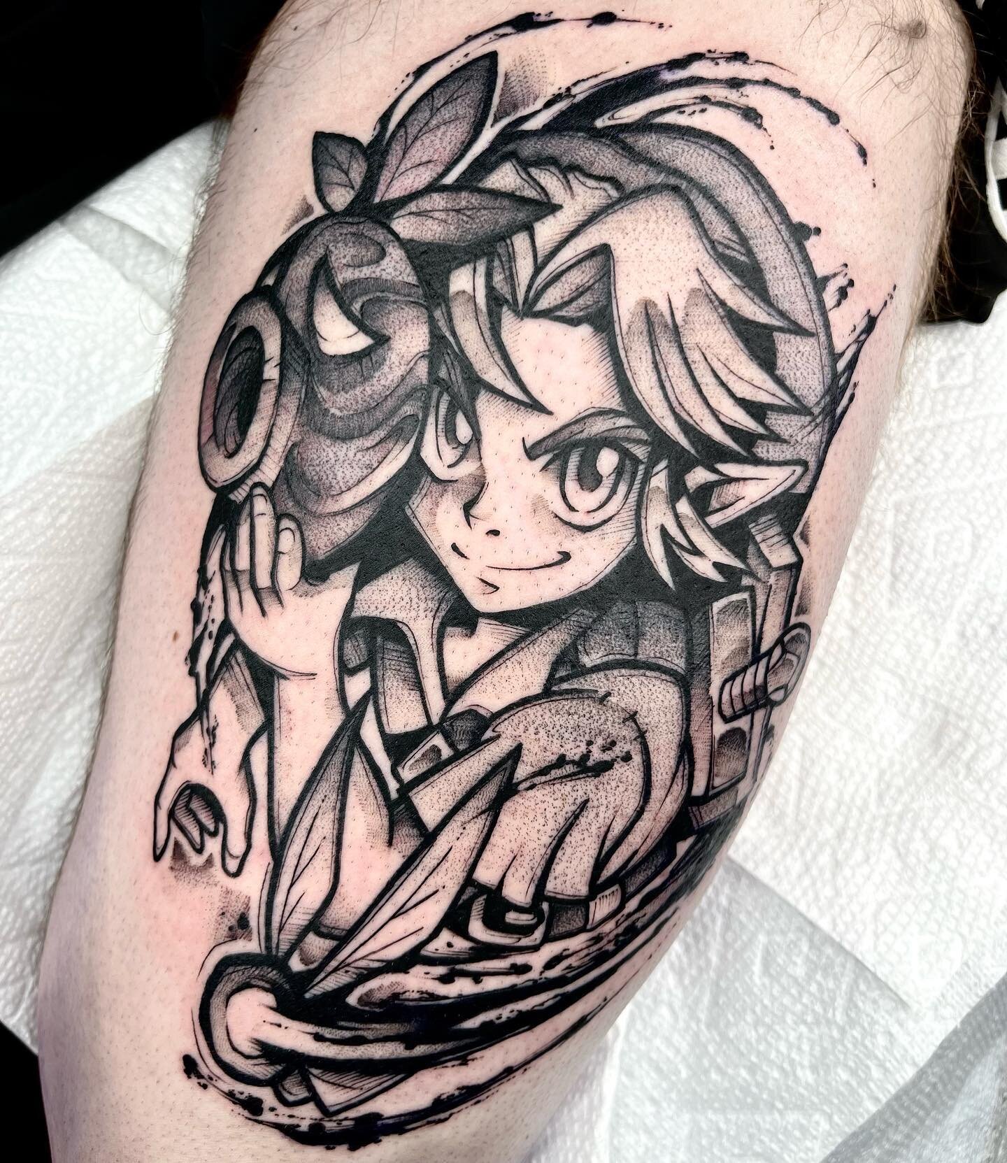 From my Makora&rsquo;s Mask flash I posted forever ago! I have been wanting to do this for so long so thank you @joshysinger for hanging out, it was really nice meeting you! Come back soon 
.
.
I have really been wanting to do more video game tattoos