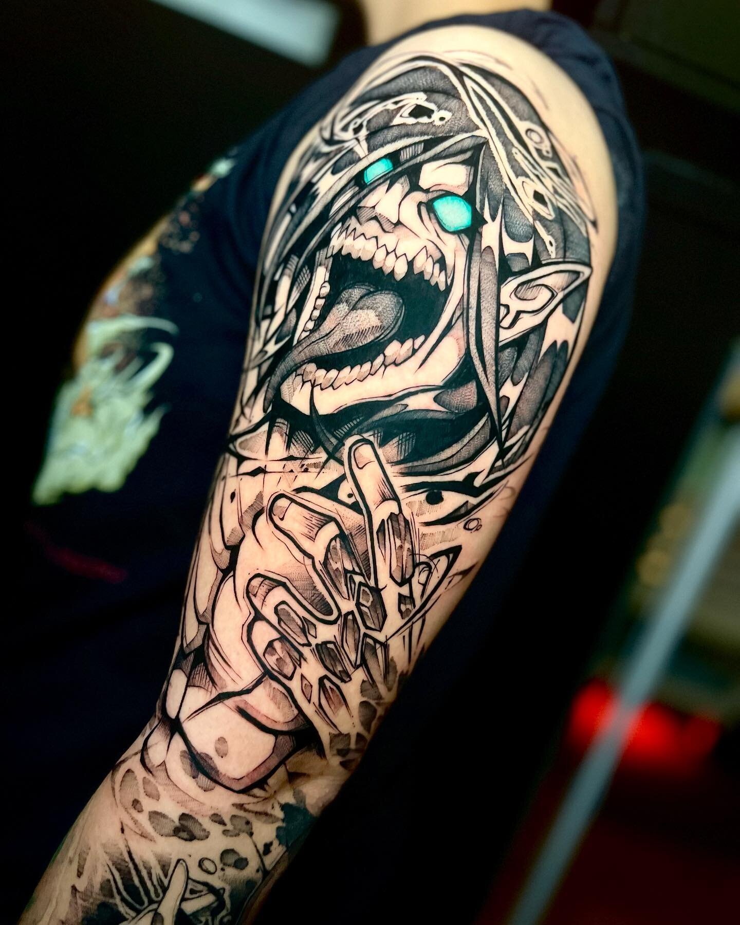The Attack Titan which is my favvooritteee from Attack on Titan! This is a project sleeve in progress for our friend @weights.and.foodie.dates (thank you for being tough as nails)! If you haven&rsquo;t watched it or haven&rsquo;t caught up, you need 