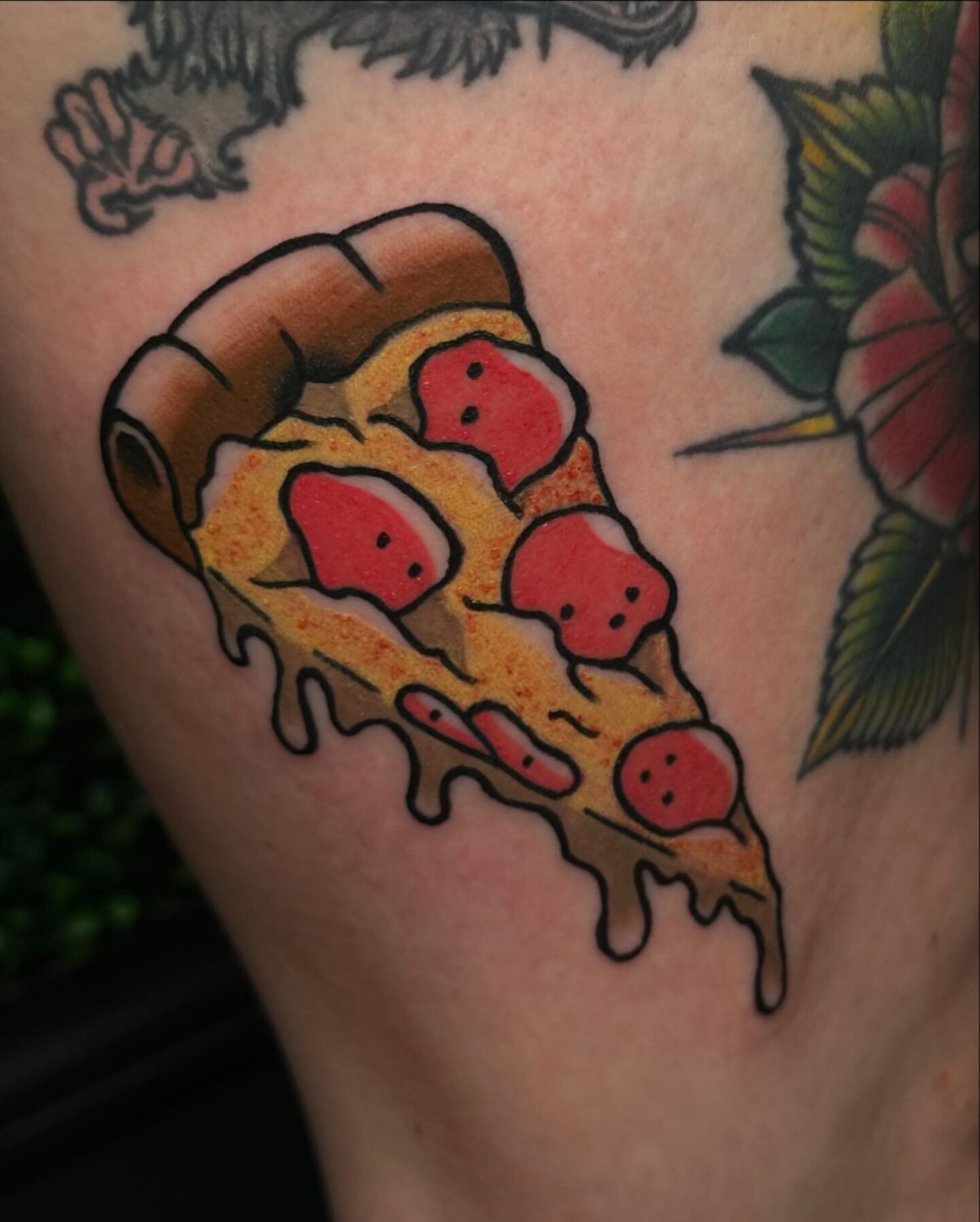 Two cool matching slices for two cool dudes. Shout out to @rebekahdaniel and @______livy for letting me do these and for hanging out! 

If you&rsquo;re wanting some cool stuff please send me a DM or click the link in my bio! 

#tattoo #tattoos #pizza