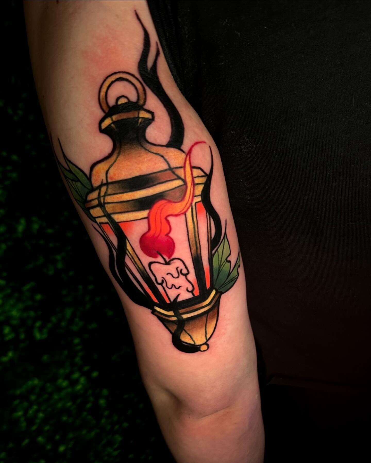 I got to do this cool lantern for my friend @rebekahdaniel ! She told me she needed to light some stuff up and I said I can do that. 

Thanks for hanging out and getting something cool! Thanks for the loaves of bread! 

Hit me up and we can make cool