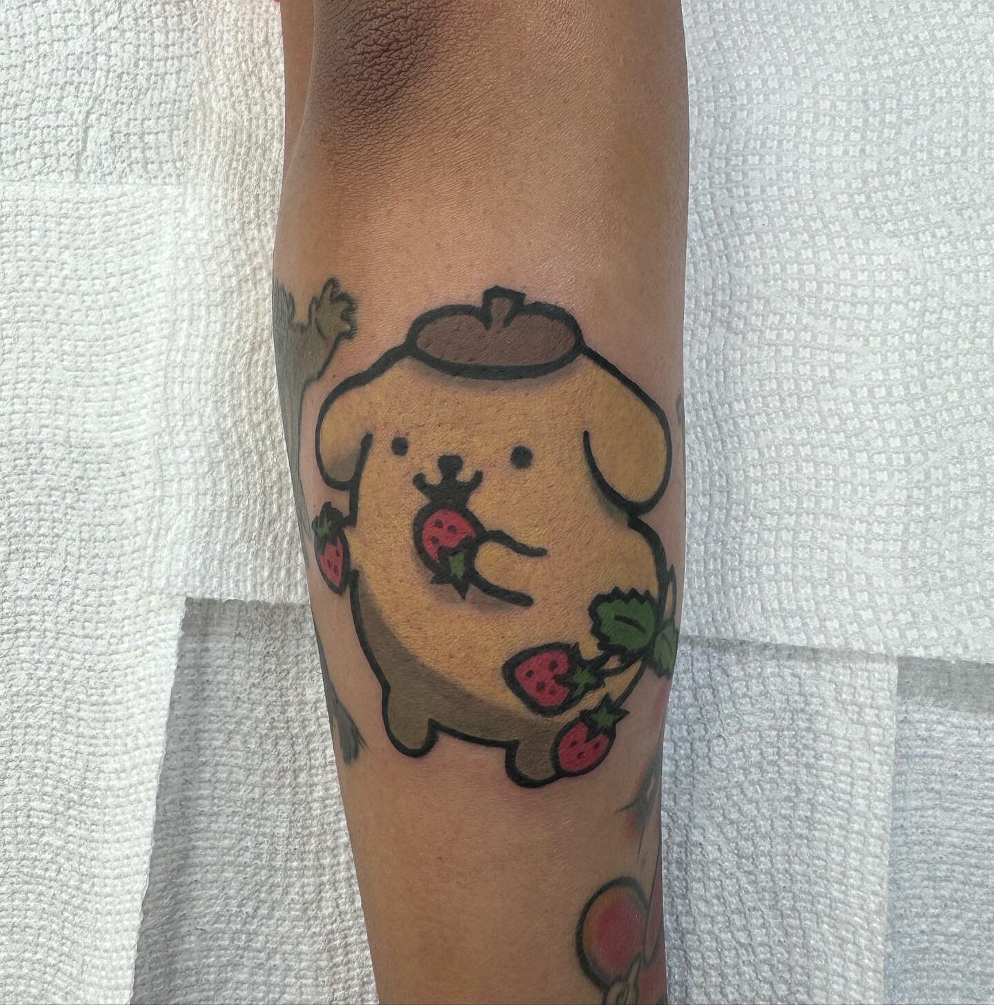 got to do this cute thicc boi on my lovely lady yesterday, would love to do some more color work, I&rsquo;m really open to anything just hit me up!
.
.
.
.
.
.
.
.
.
.
.
.
.
.
.
#sanrio #sanriocore #sanriocharacters #sanriojapan #sanriolover #sanriot