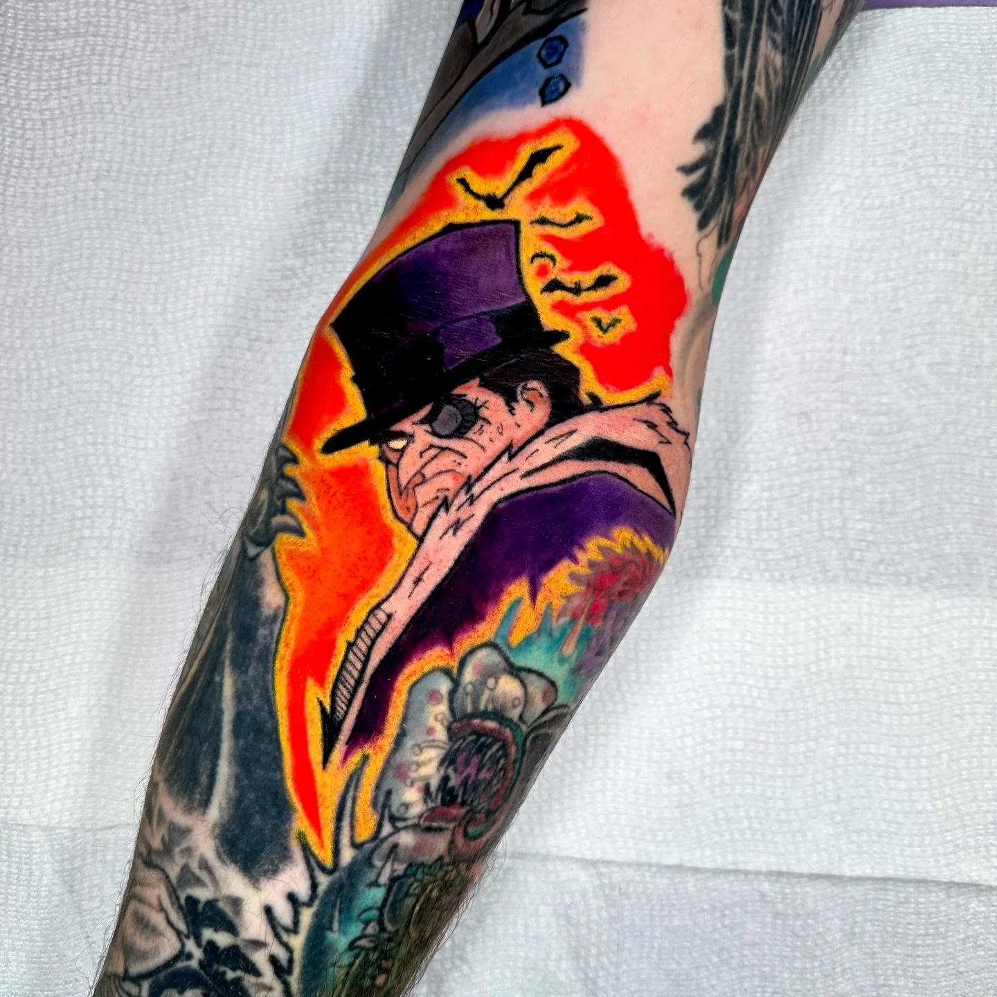 some gap filler action on this Batman sleeve started by another artist. lines were healed, color is fresh and a bit angry. haven&rsquo;t had a chance to check out the new penguin show yet, is it any good? this one was def inspired by the old animated