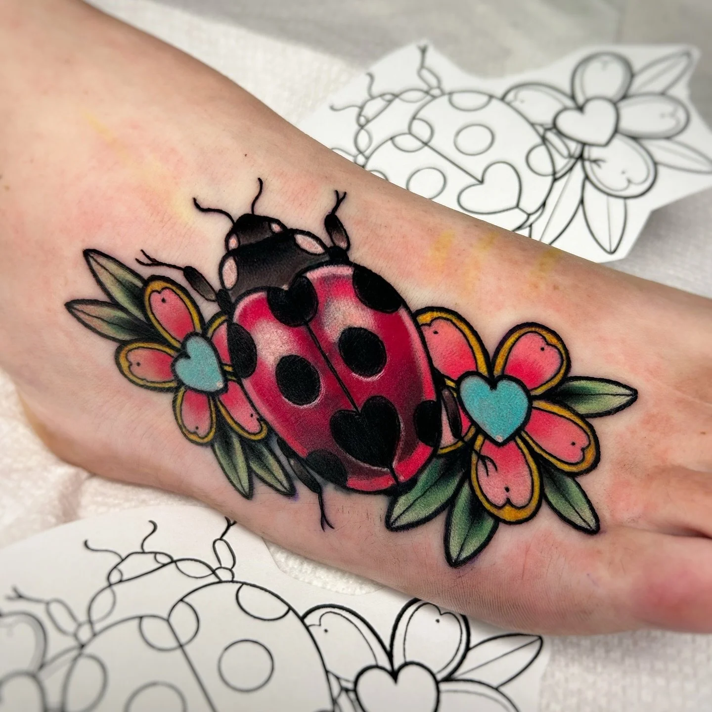 ladybug coverup tattoo! i don&rsquo;t even remember what was under there🤣 let&rsquo;s do some more coverups! done @nimbus_tattoo 

#tattoo #tattooartist #anime #animetattoo #animetattooartist #kawaii #kawaiitattoo #kawaiitattooartist #cute #cutetatt