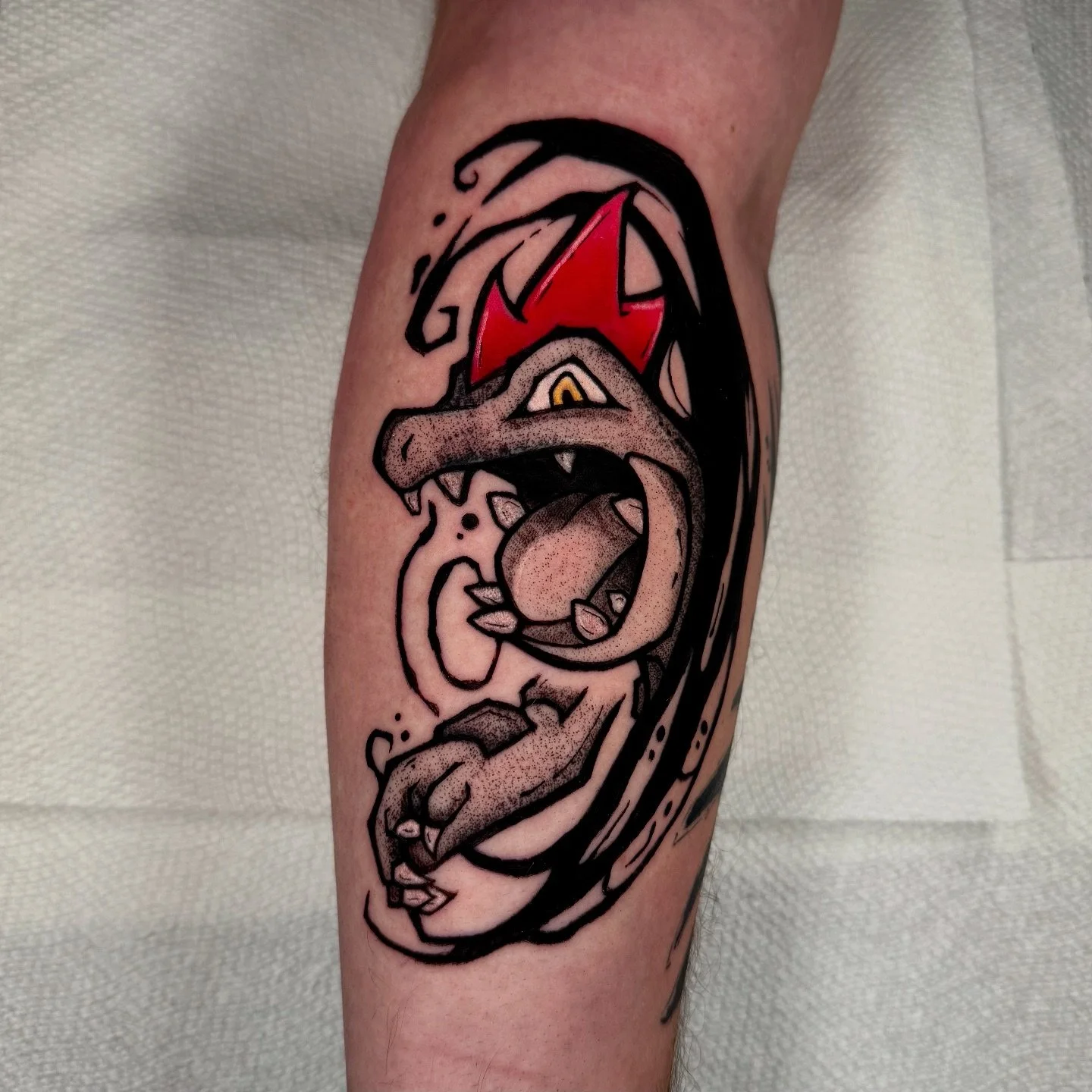 i love feraligatr so much, need to do a totodile too, also love doing these pop of color pieces, especially when the color is red. as always shoot me a dm to book anything!
.
.
.
.
.
.
.
.
.
.
.
.
.
.
.
#pokemon #pokemongo #pok&eacute;mon #pokemonart