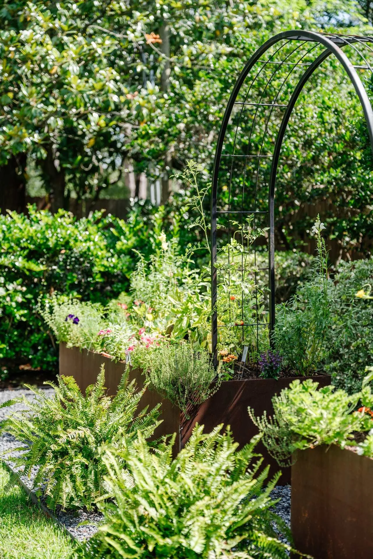 garden-girls-houston-texas-portfolio-timberglen-05.jpg