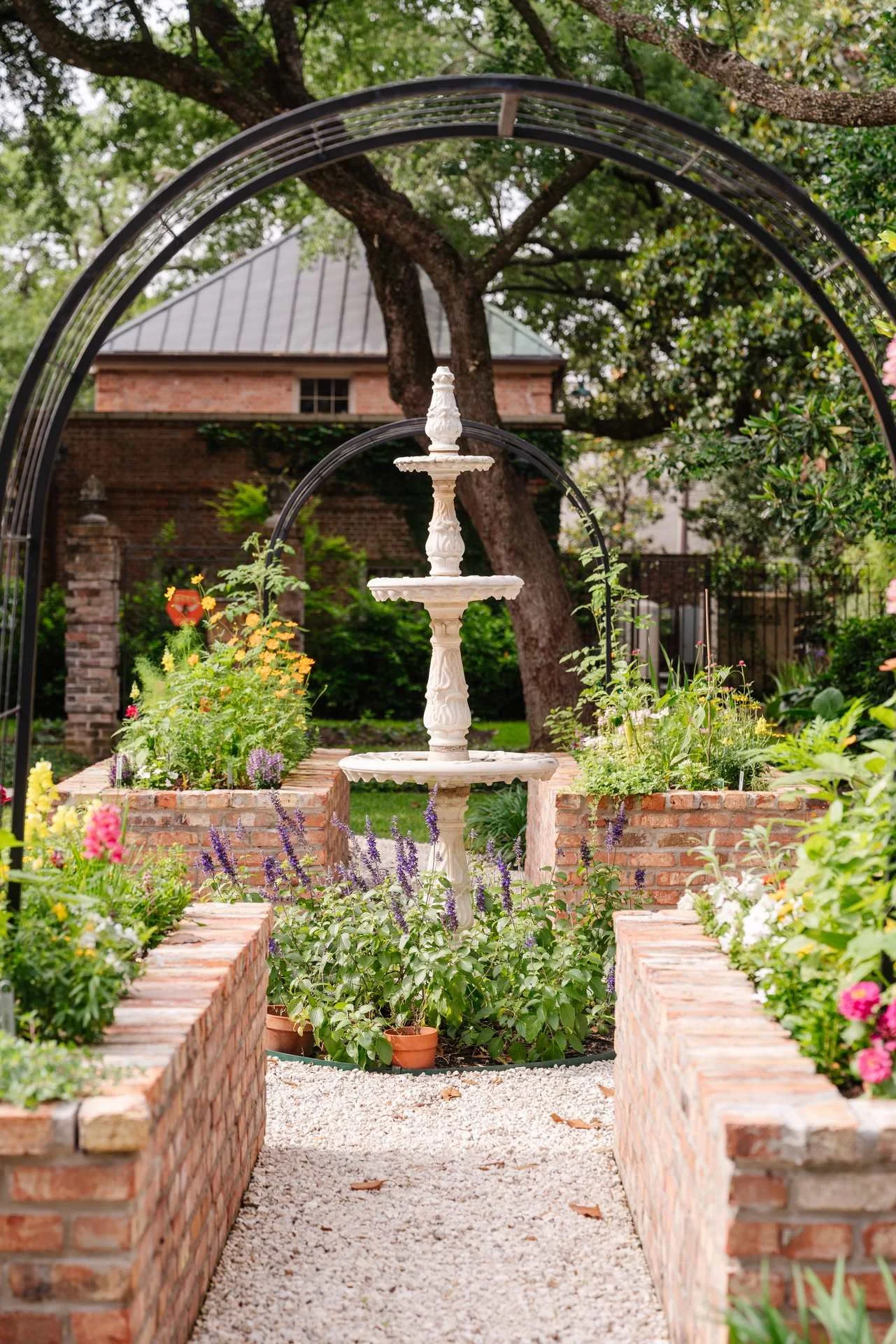 garden-girls-houston-texas-portfolio-regal-river-oaks-April-2026-04.jpg