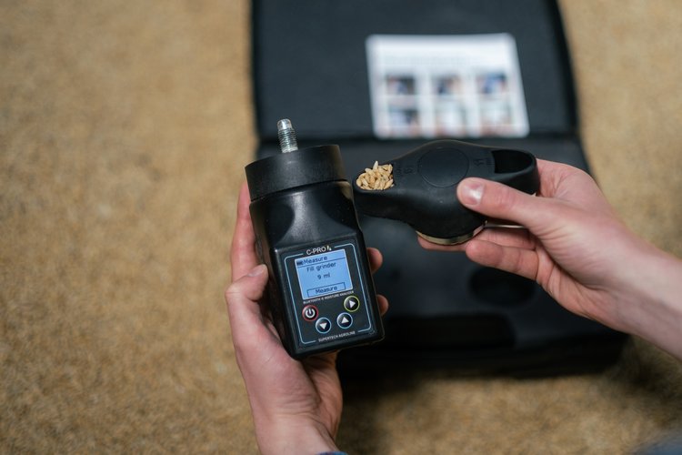 cpro grain moisture tester