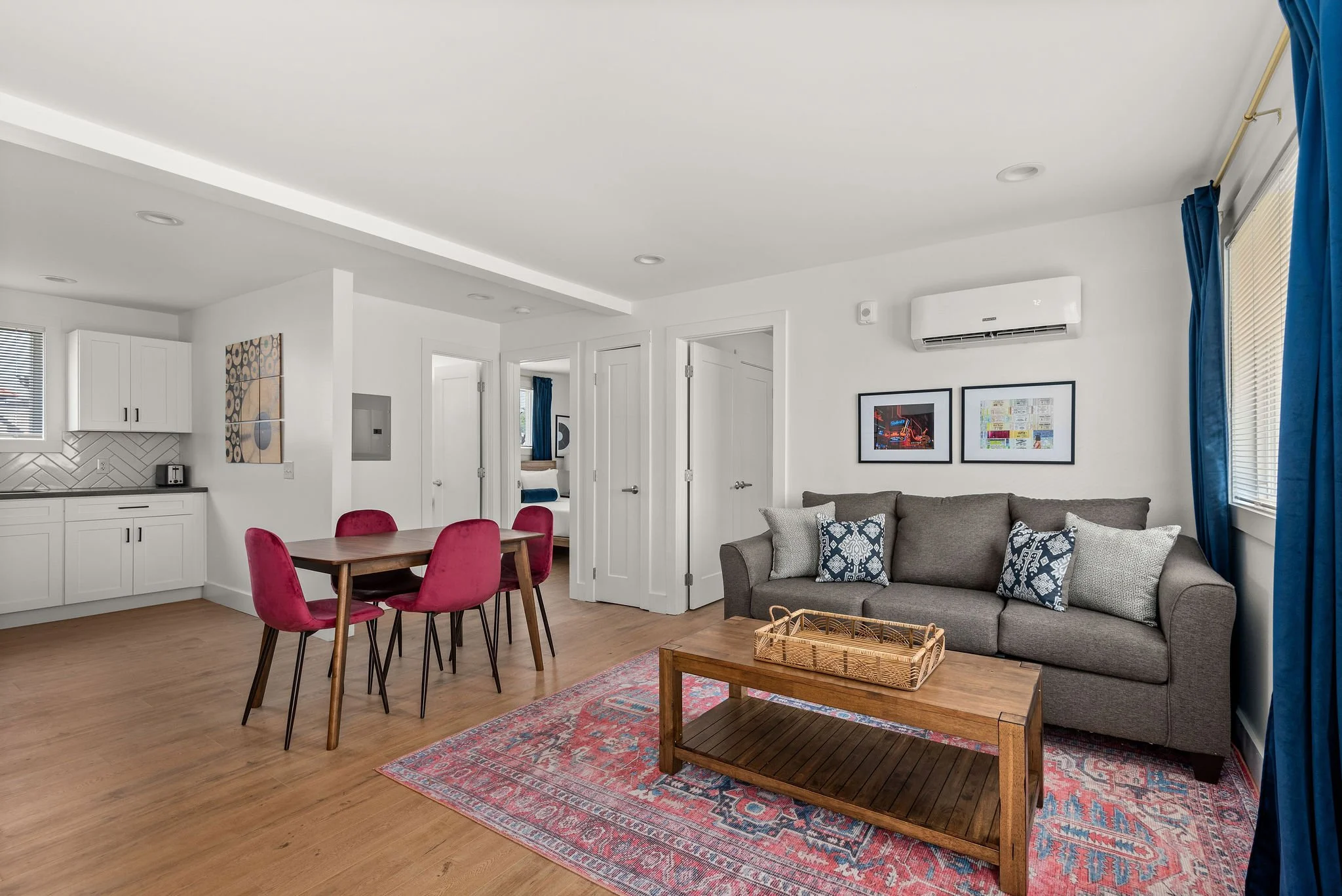 2102_Clifton_Ave_3_int_02.jpg