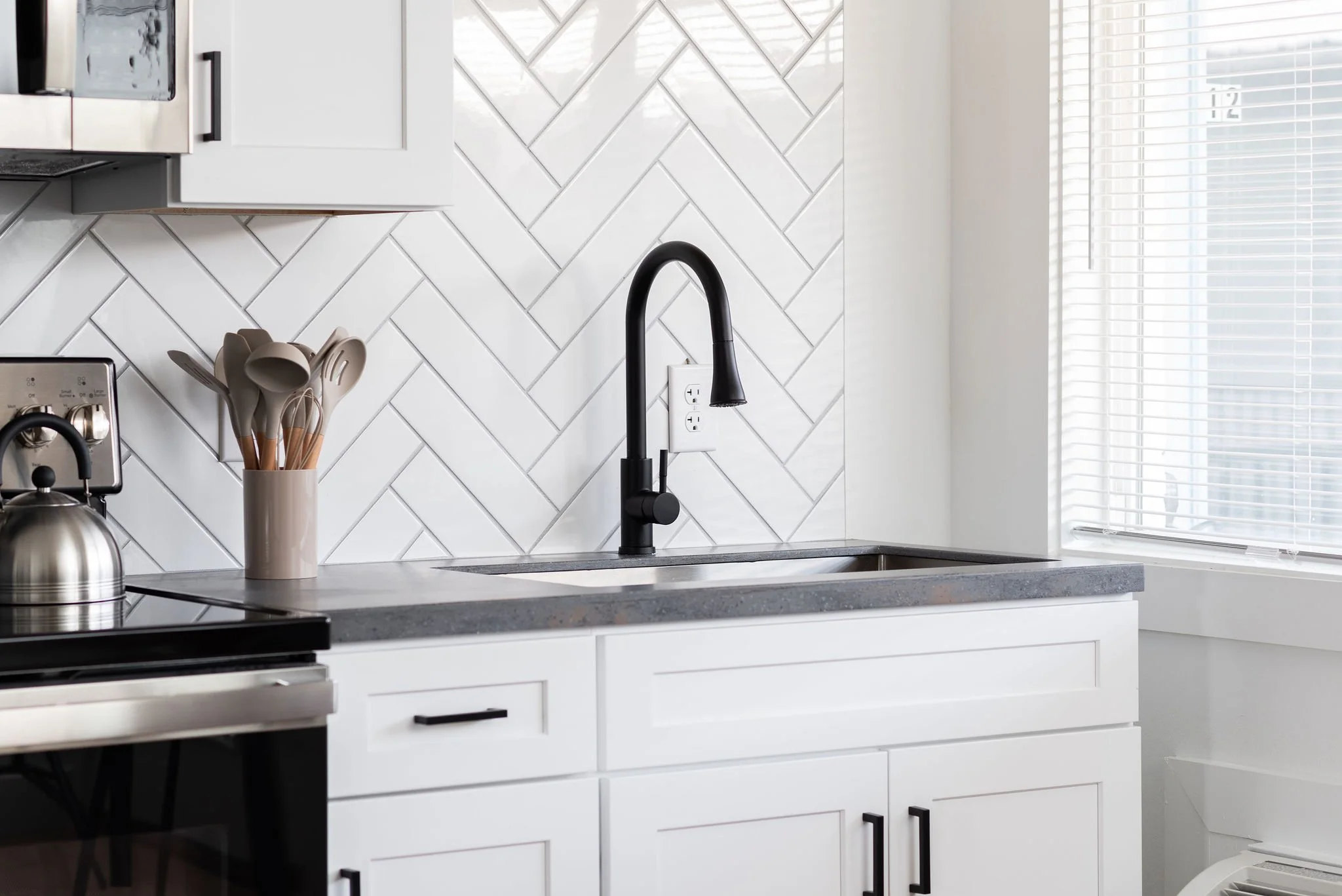 2102_Clifton_Ave_11_xdetail_23.jpg