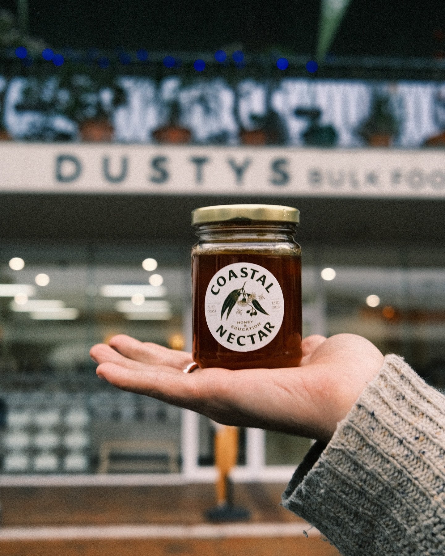 !!! Limited Batch of Honey Restocked !!! 

@dustysbulkfoods (Torquay) 
@morta.deli (Torquay) 
@cafe_go (Geelong) 
@bornandbreadbakehouse (Geelong) 
@tastes_lifestyle (Lorne) 

Small Batch - Raw Honey - Cold Filtered 

My dad &amp; mum have been busy 
