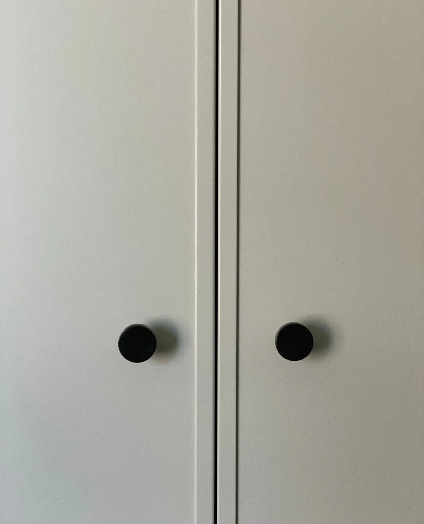 Sharing some more details from the kitchen and living spaces of our Creemore Coach House project, which is nearing completion.
When designing small spaces, we always start with the layout first to ensure that the space is planned well, furniture i