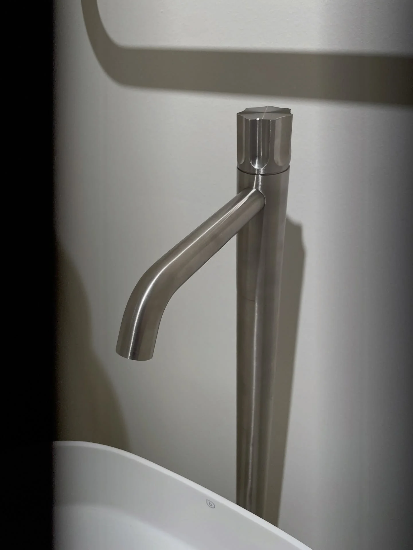 Quick pop-in @aquavato to look at some plumbing options for my own house. Going to sharing more content very soon on the house, behind the scenes, progress and what we are sourcing. If you have anything specific you want us to share or see, leave a m