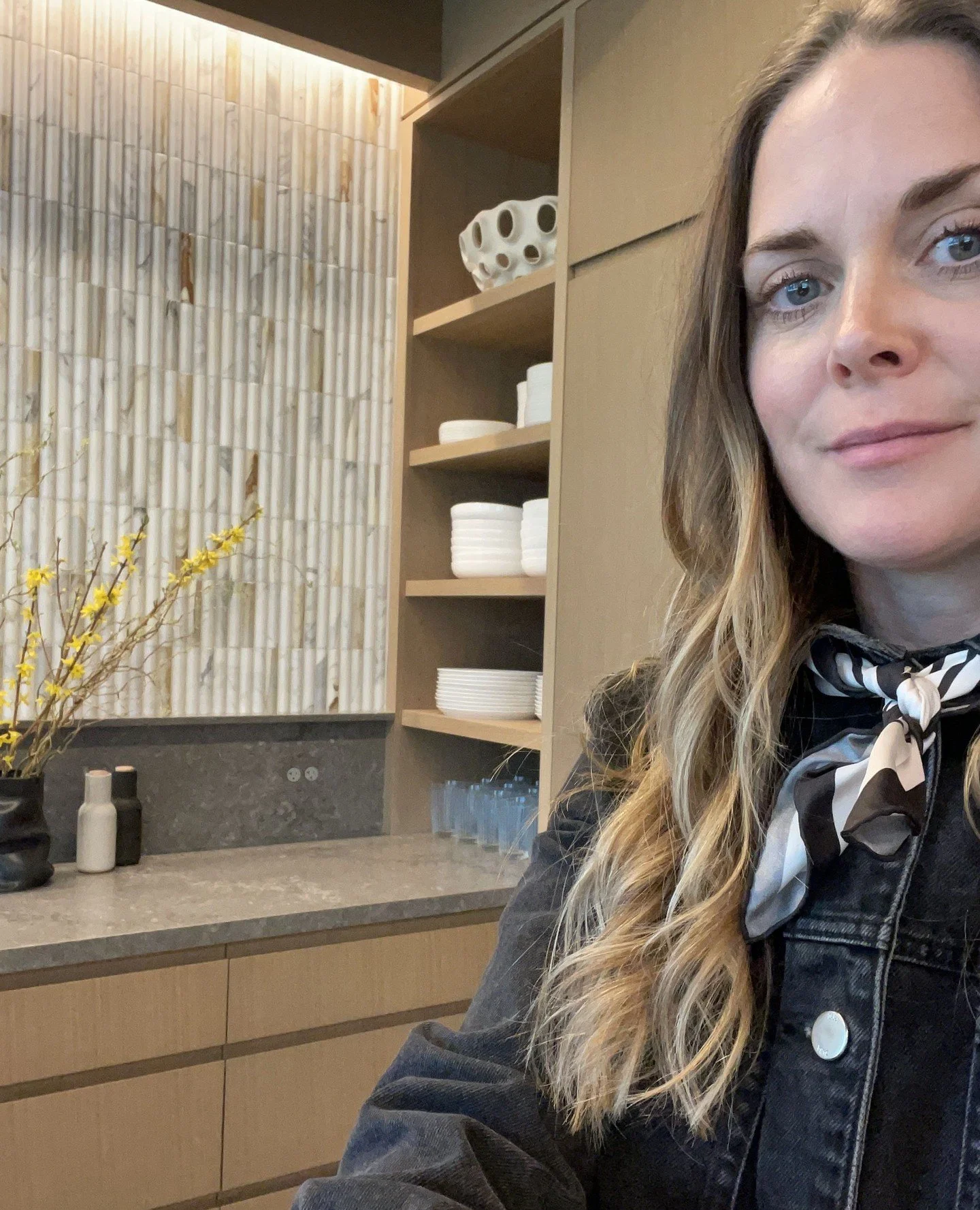 Want to see more of this space....⁠
⁠
If you were following us last year, you know we wrapped up the interior design on our Law firm Lounge project in 2025. This is a project that I am very proud of and was a pleasure to work on with the clients, con