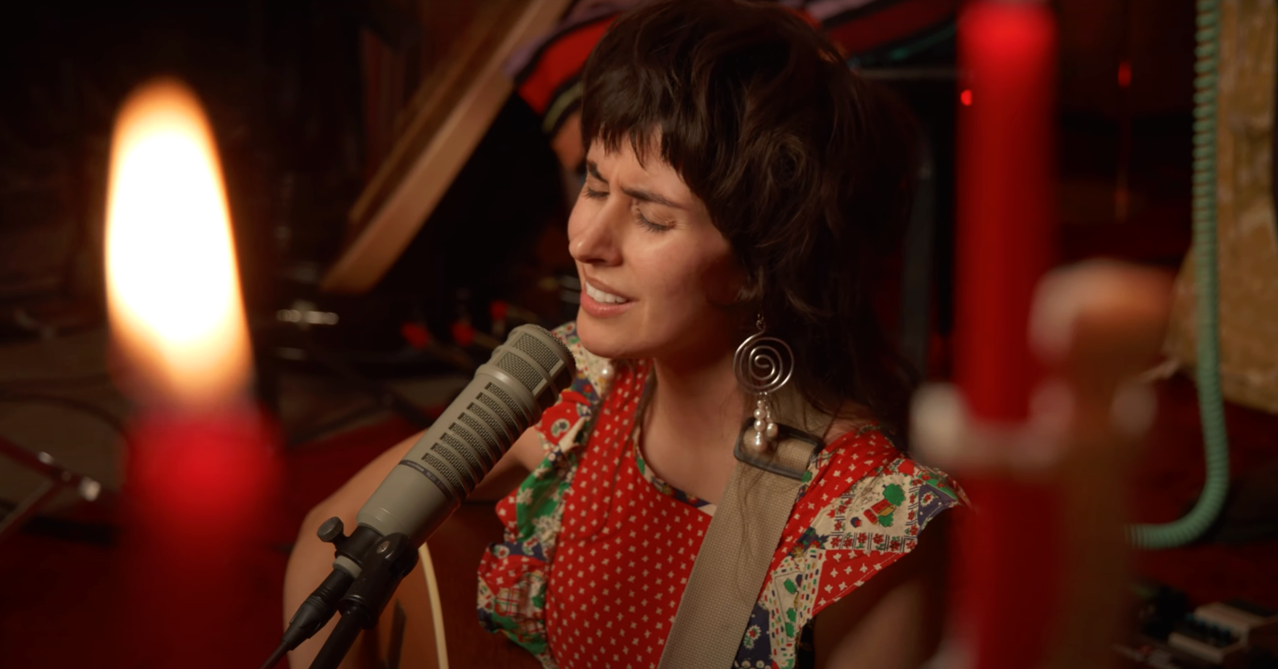 2023 NPR Tiny Desk Winner : Little Moon