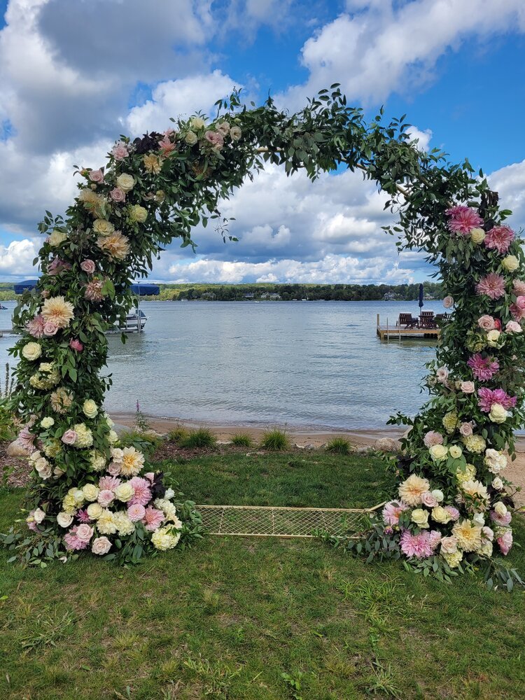 Gold Circle Arch
8ft
