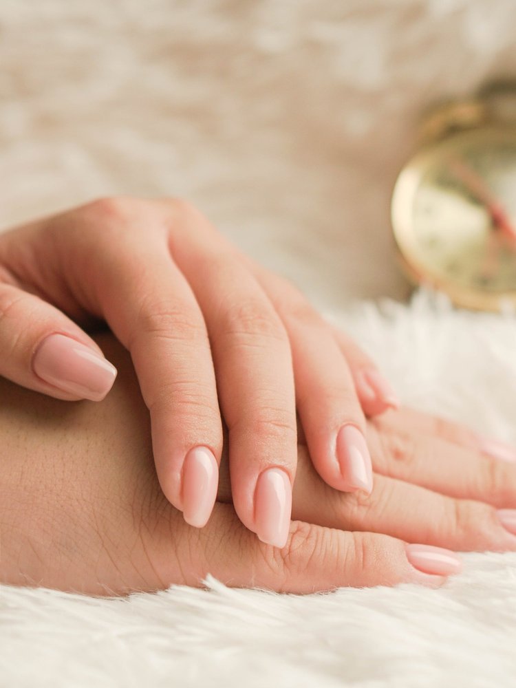 Our Top 5 nude Nail Polish Colors Perfect For Your Wedding Day