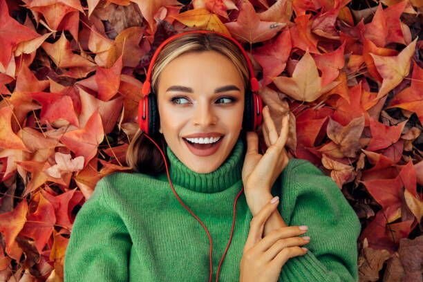 What better way to enjoy the season than by listening to a cozy fall playlist?⁣
⁣
Whether you're looking for some mellow tunes to help you relax or upbeat tracks to get you moving. ⁣
⁣
We have a few tips for curating the perfect fall playlist on the 