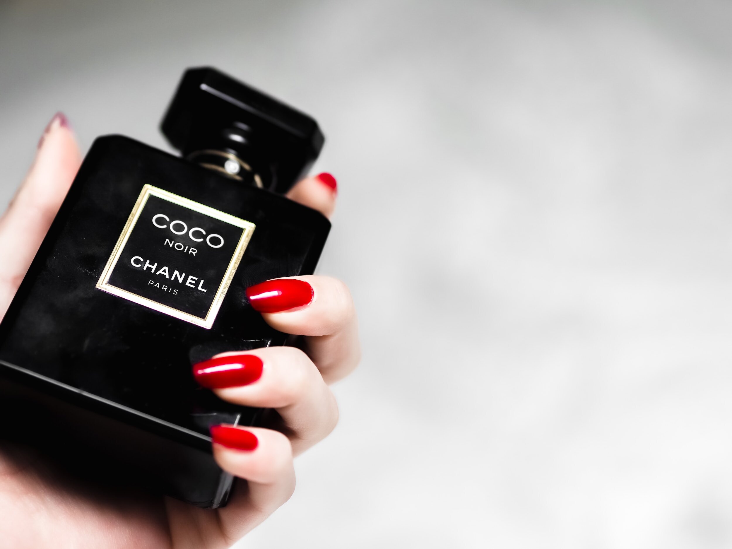 5 Must-Have Nail Polish Colors for a Glamorous Holiday Season — The Art Of  Celebrating