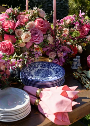 Mastering the Art of Hosting: Tips for Creating Memorable Gatherings