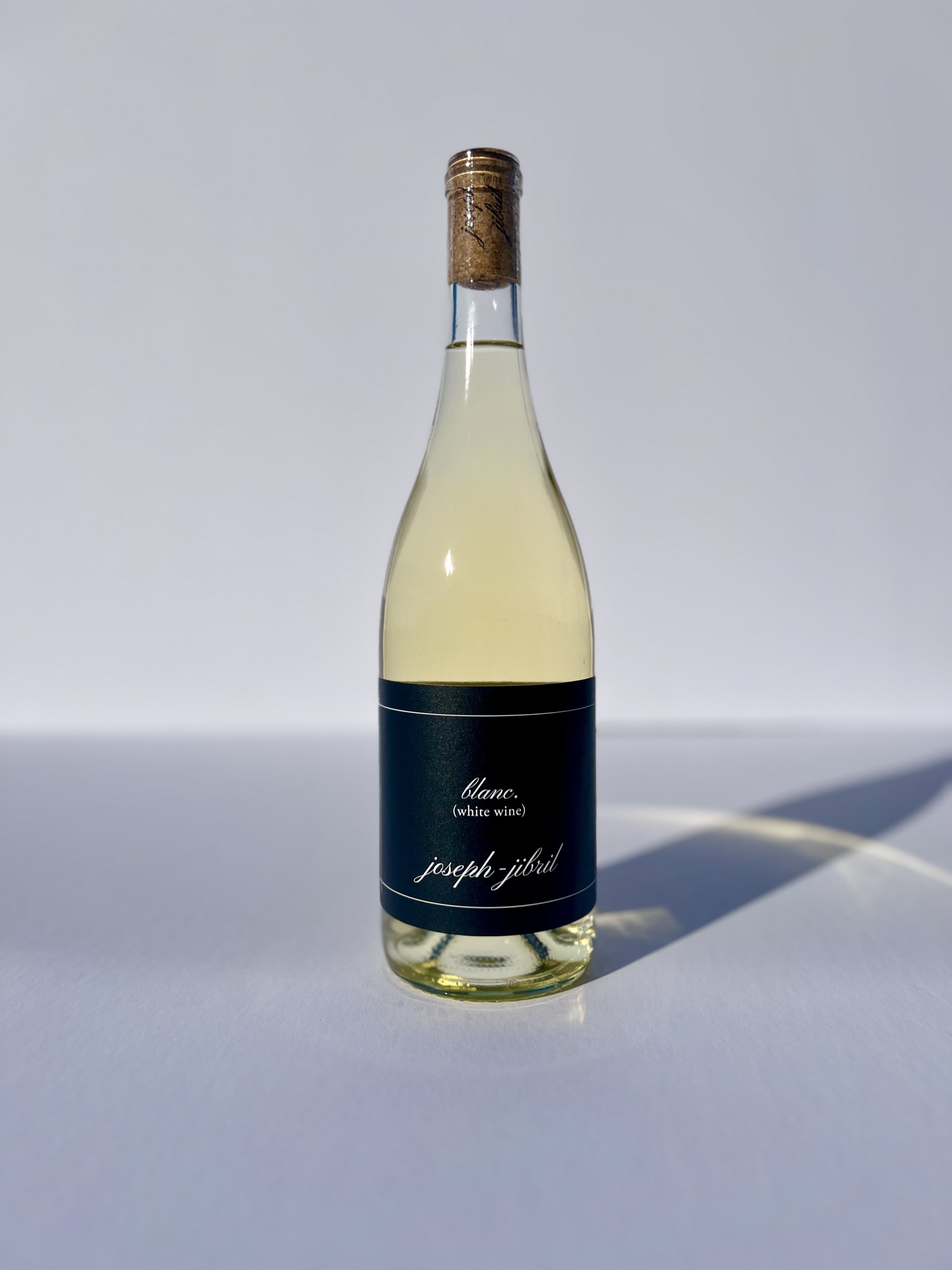 2025 blanc. (white wine)