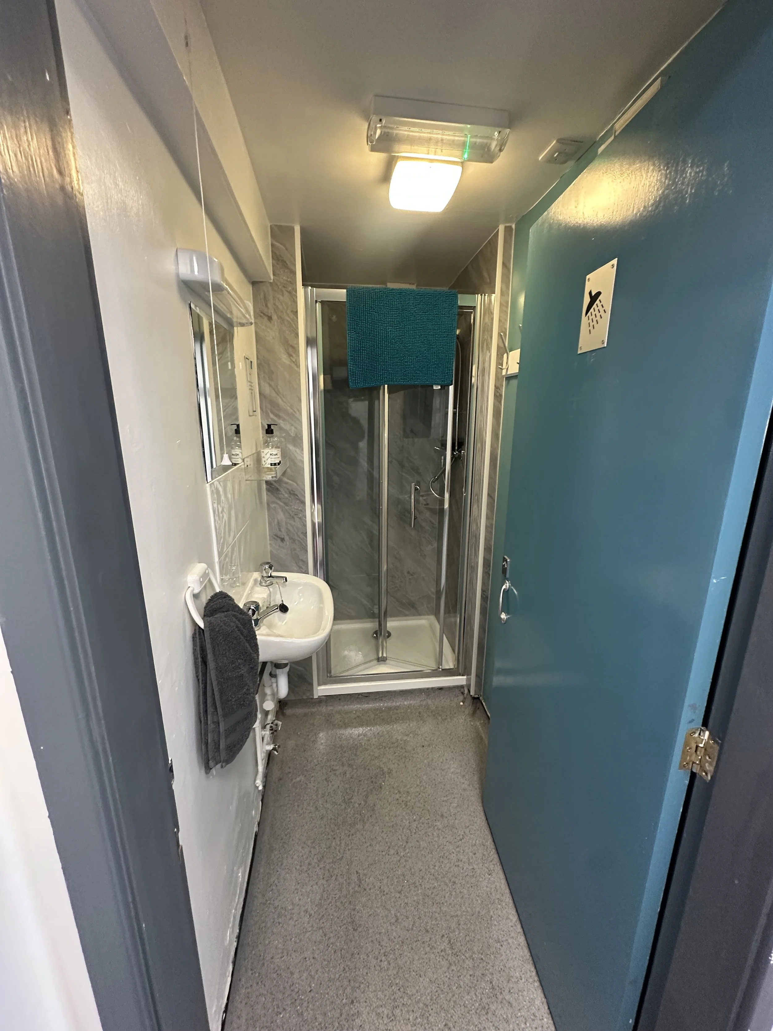 Bunk house Shower room 1