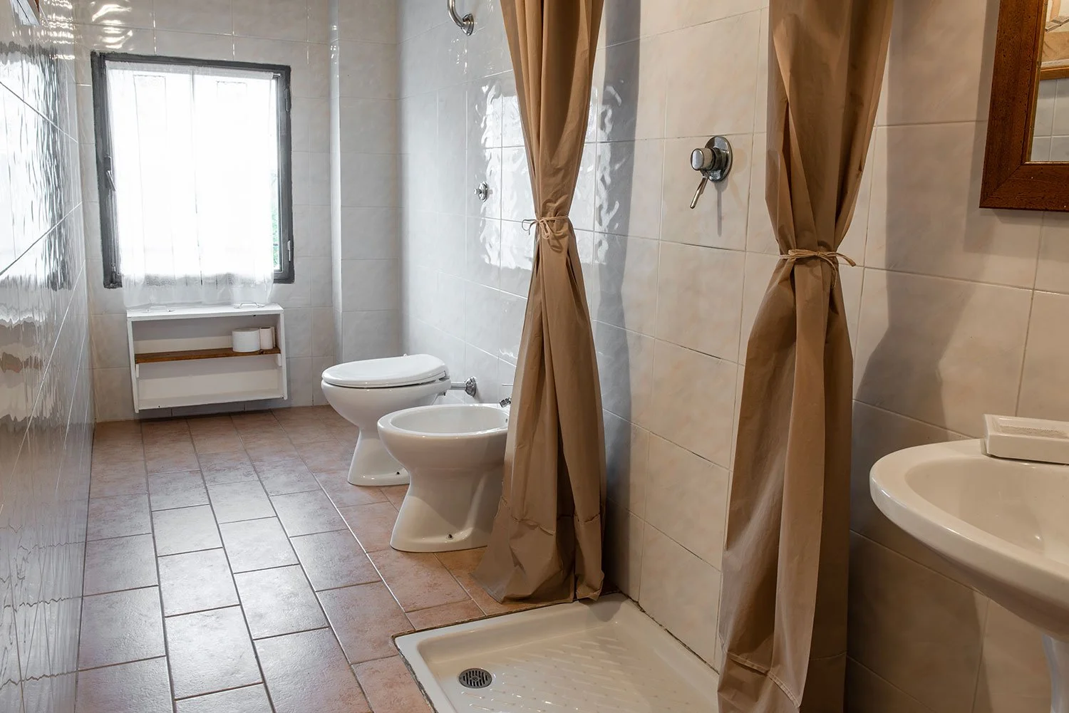 Olivi, bathroom
