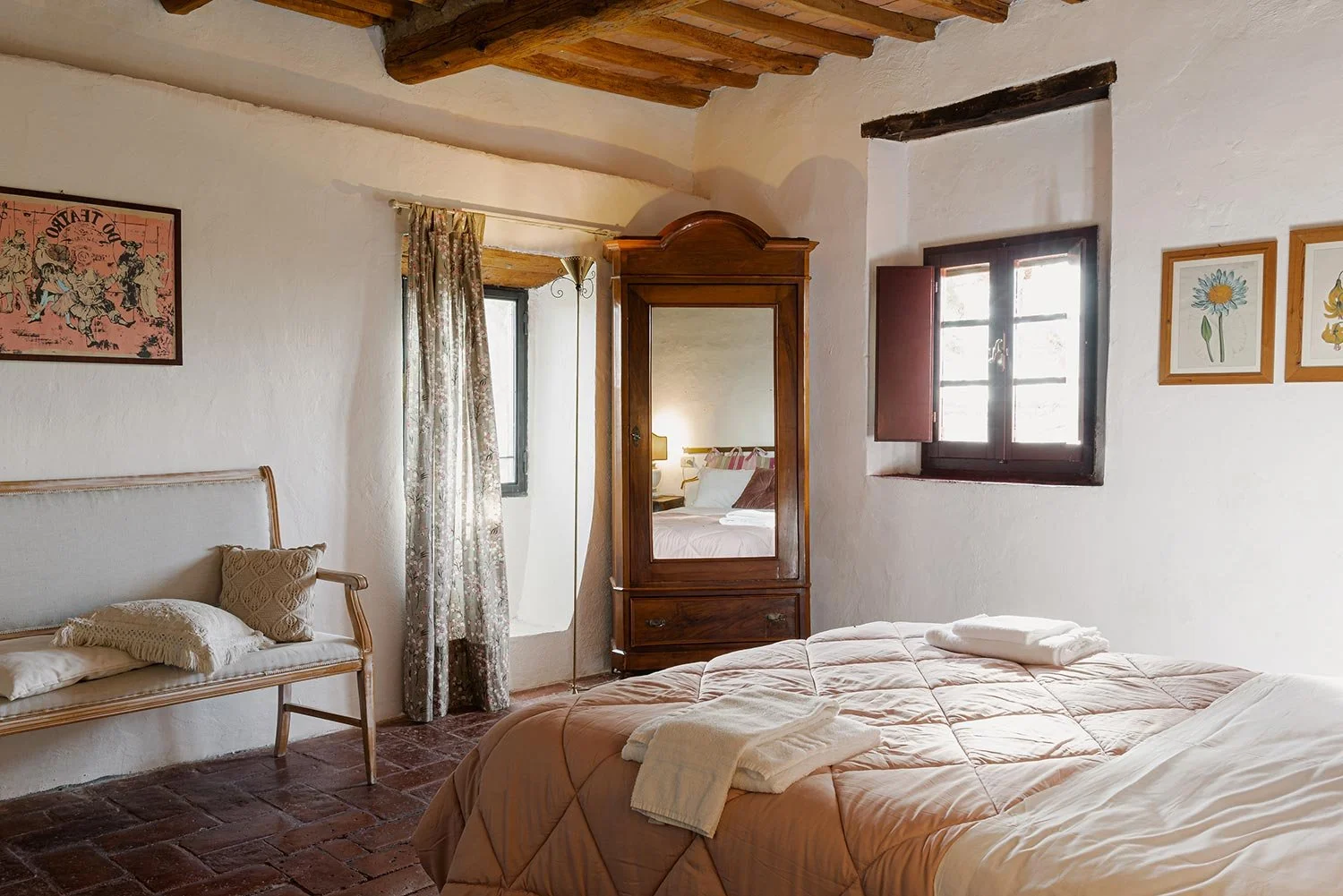 Melograni, master bedroom