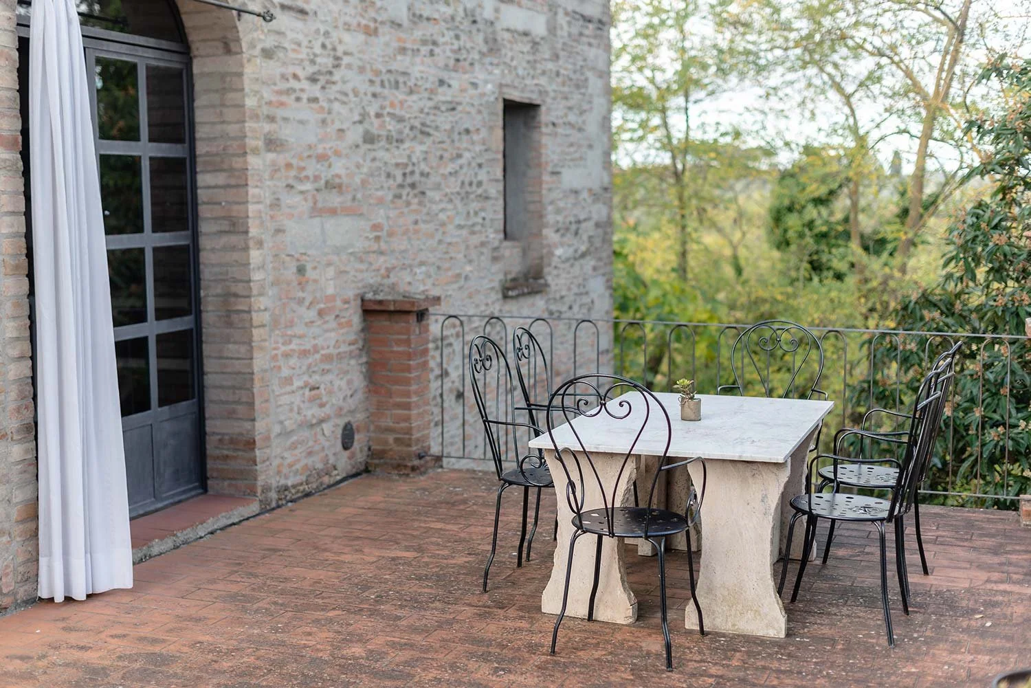 Casciaio, Terrace