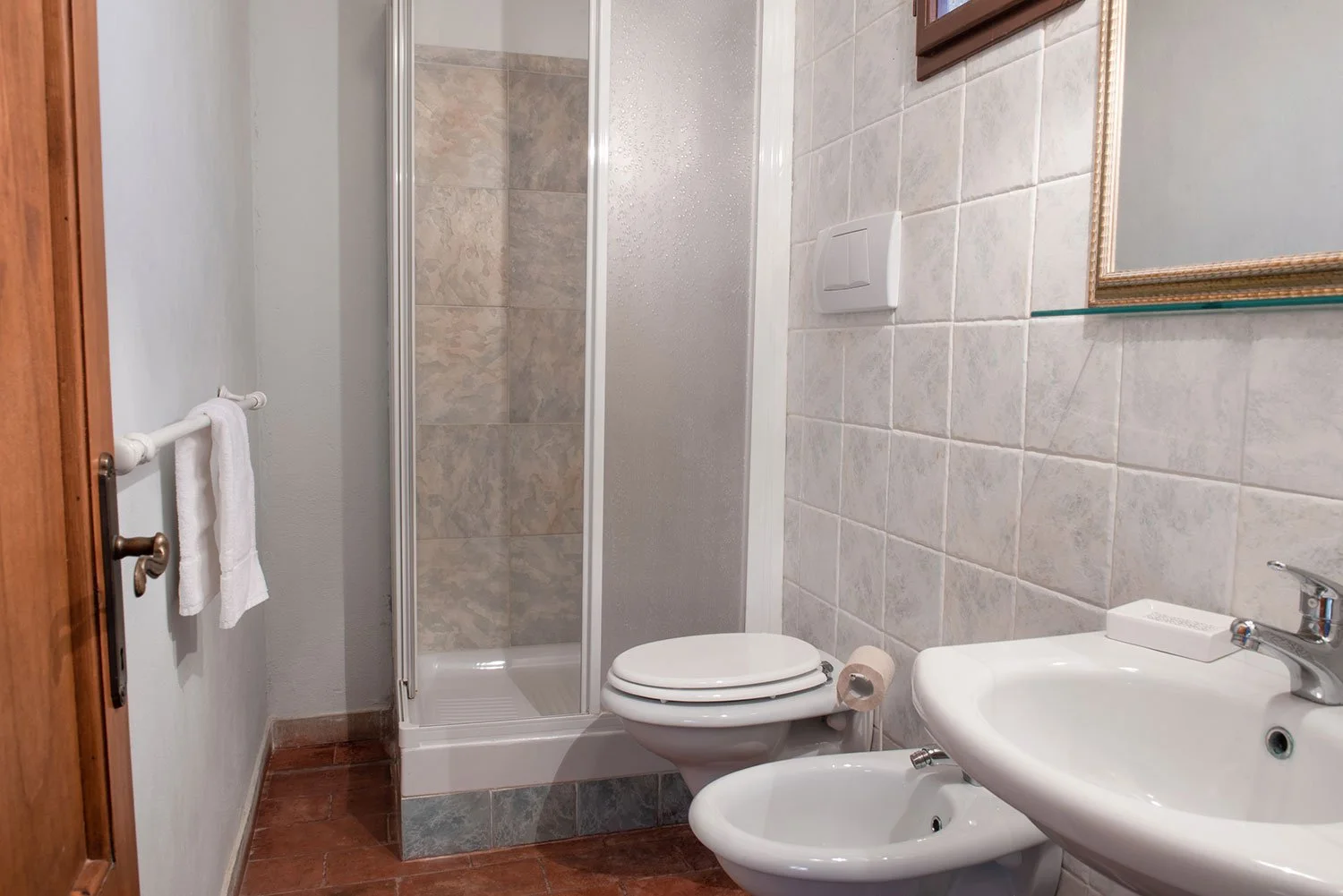 B&B, bathroom