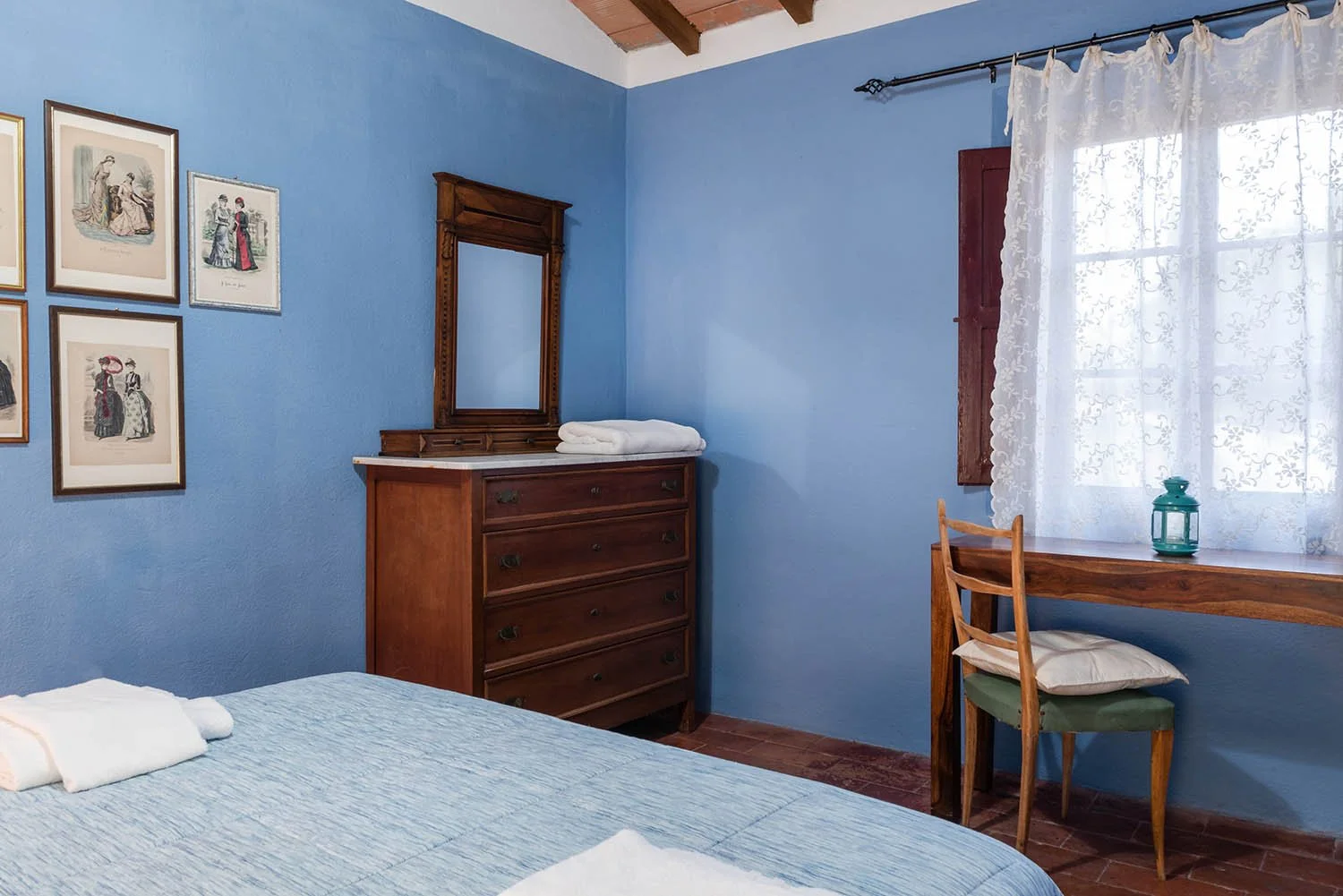 B&B, bedroom
