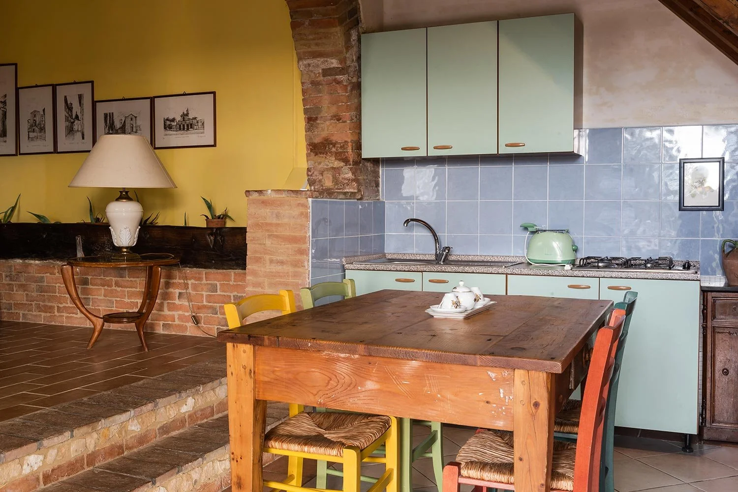 Melograni, kitchen