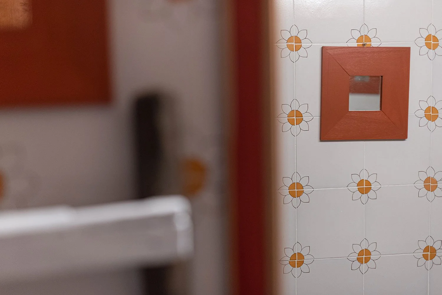 Melograni, bathroom detail