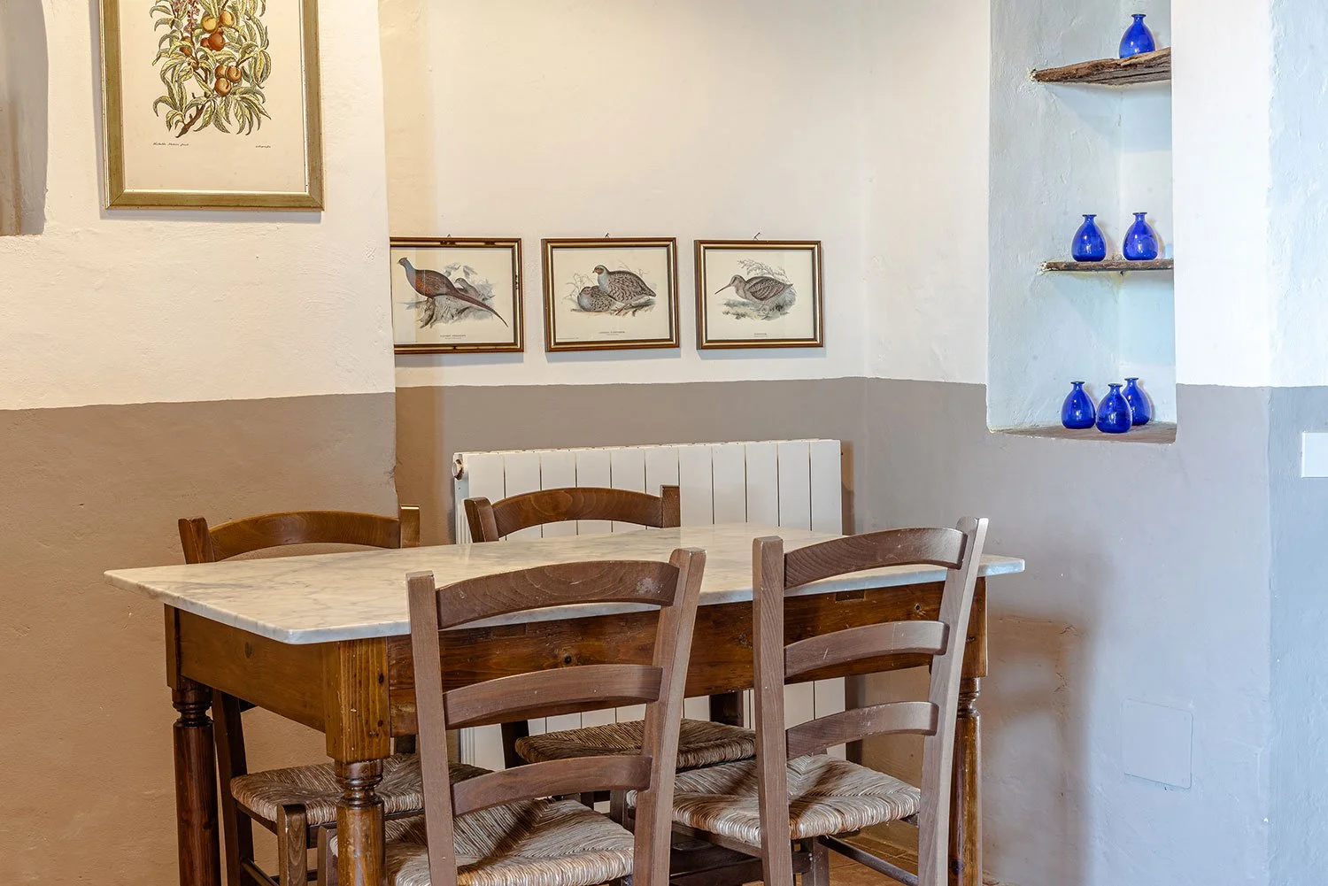Pini, dining corner