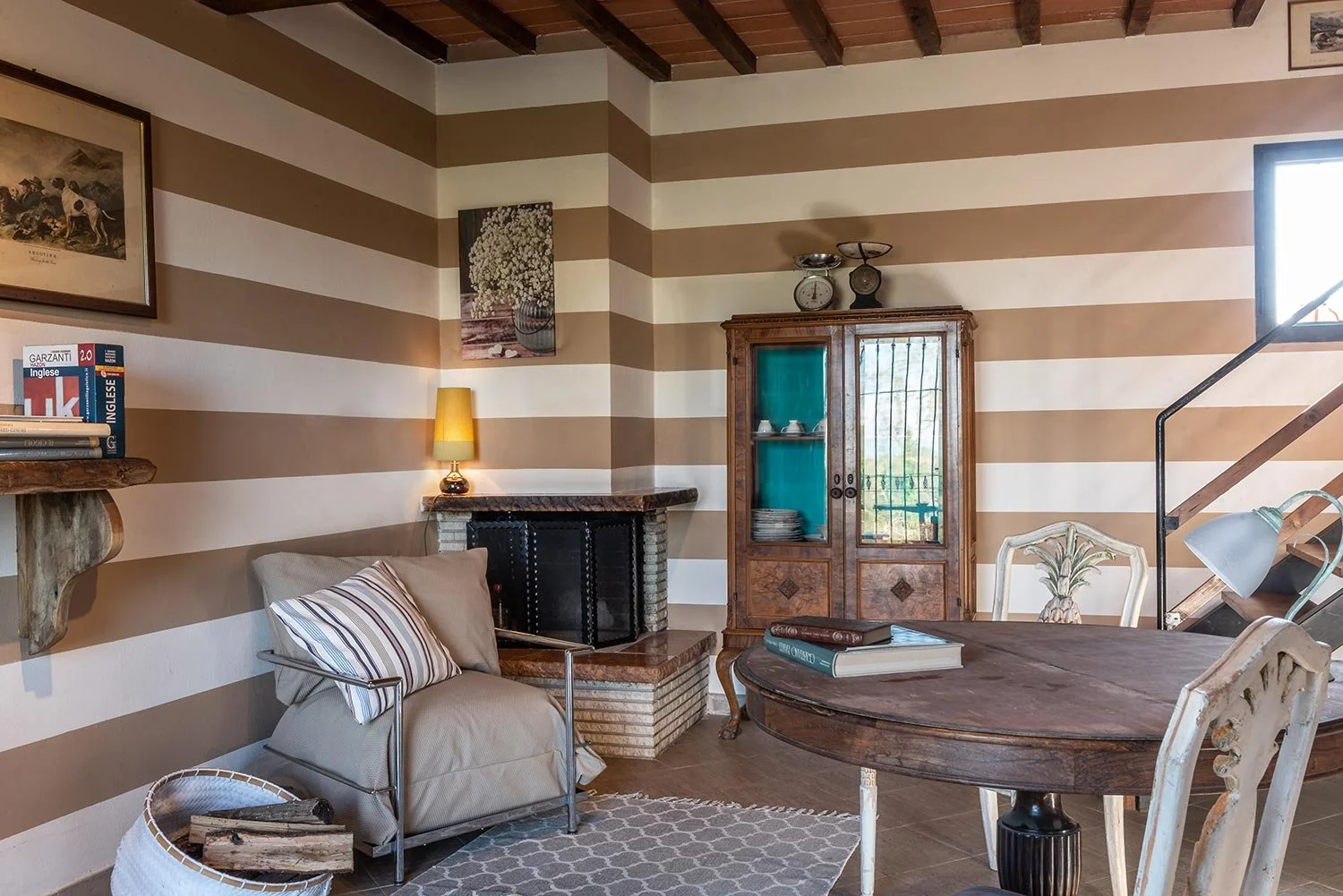 Casetta, living room