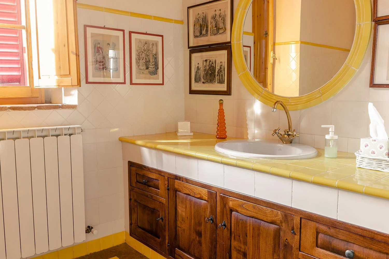 Putti, bathroom