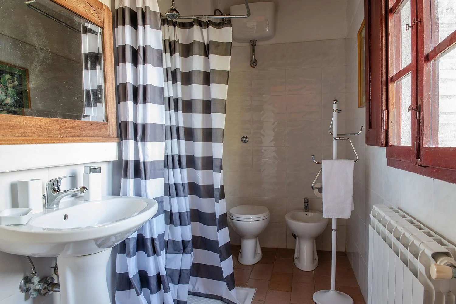 Casciaio, bathroom