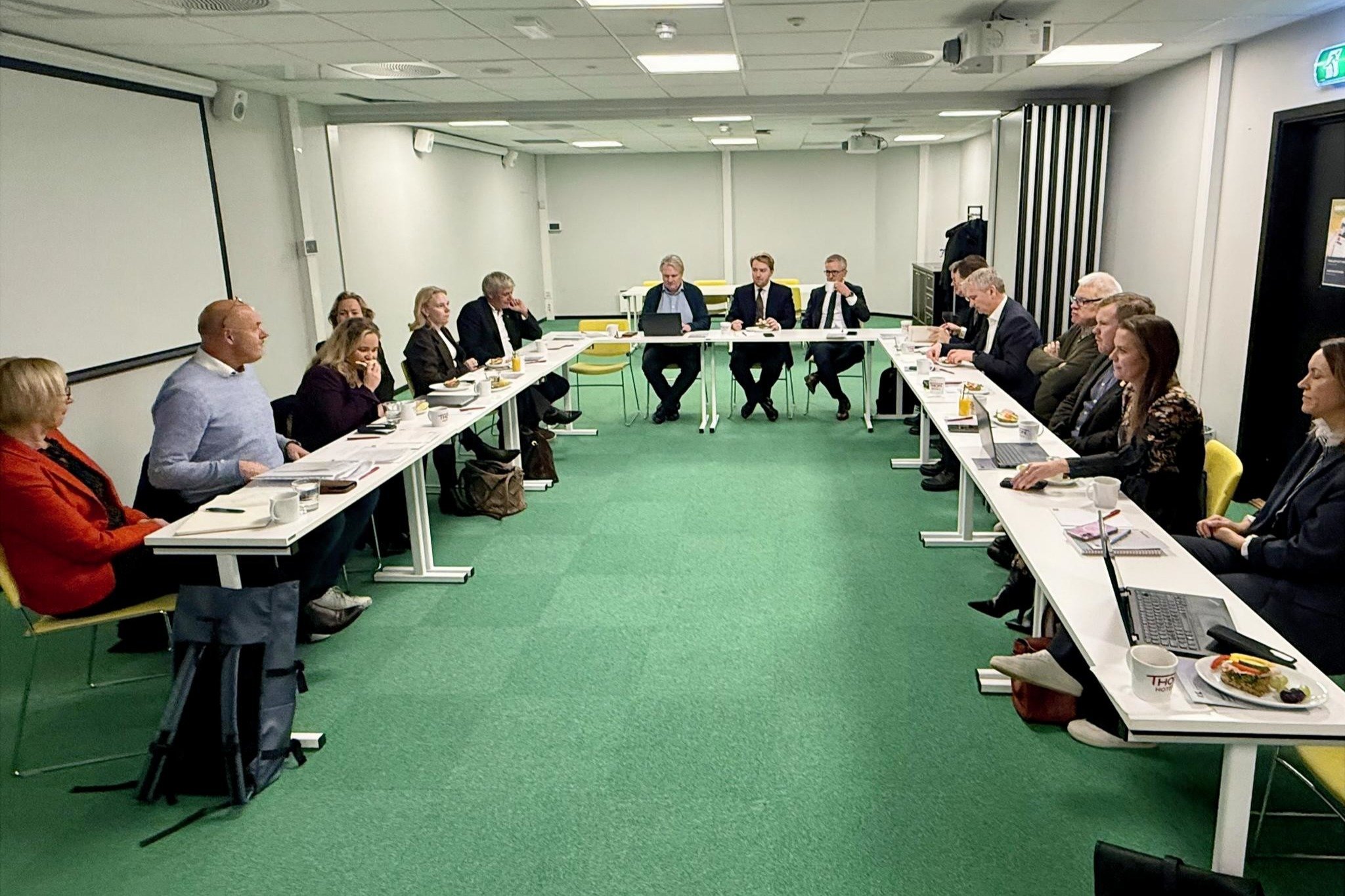 frokostmøte med Agderbenken.JPG