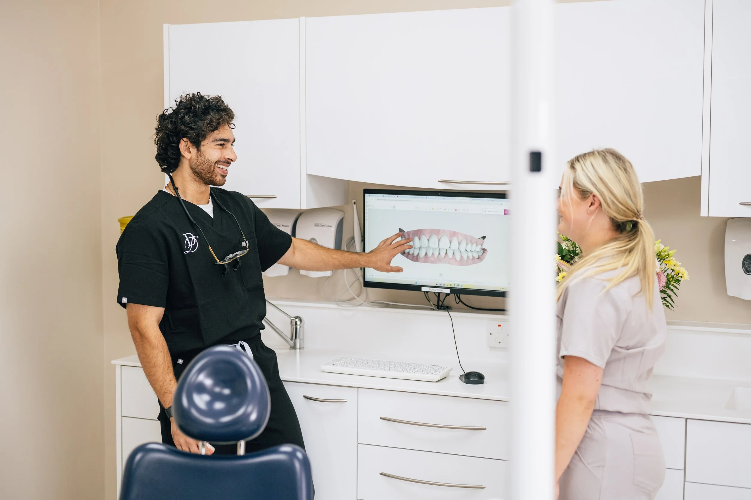 6 Signs You May Need a Dental Implant
