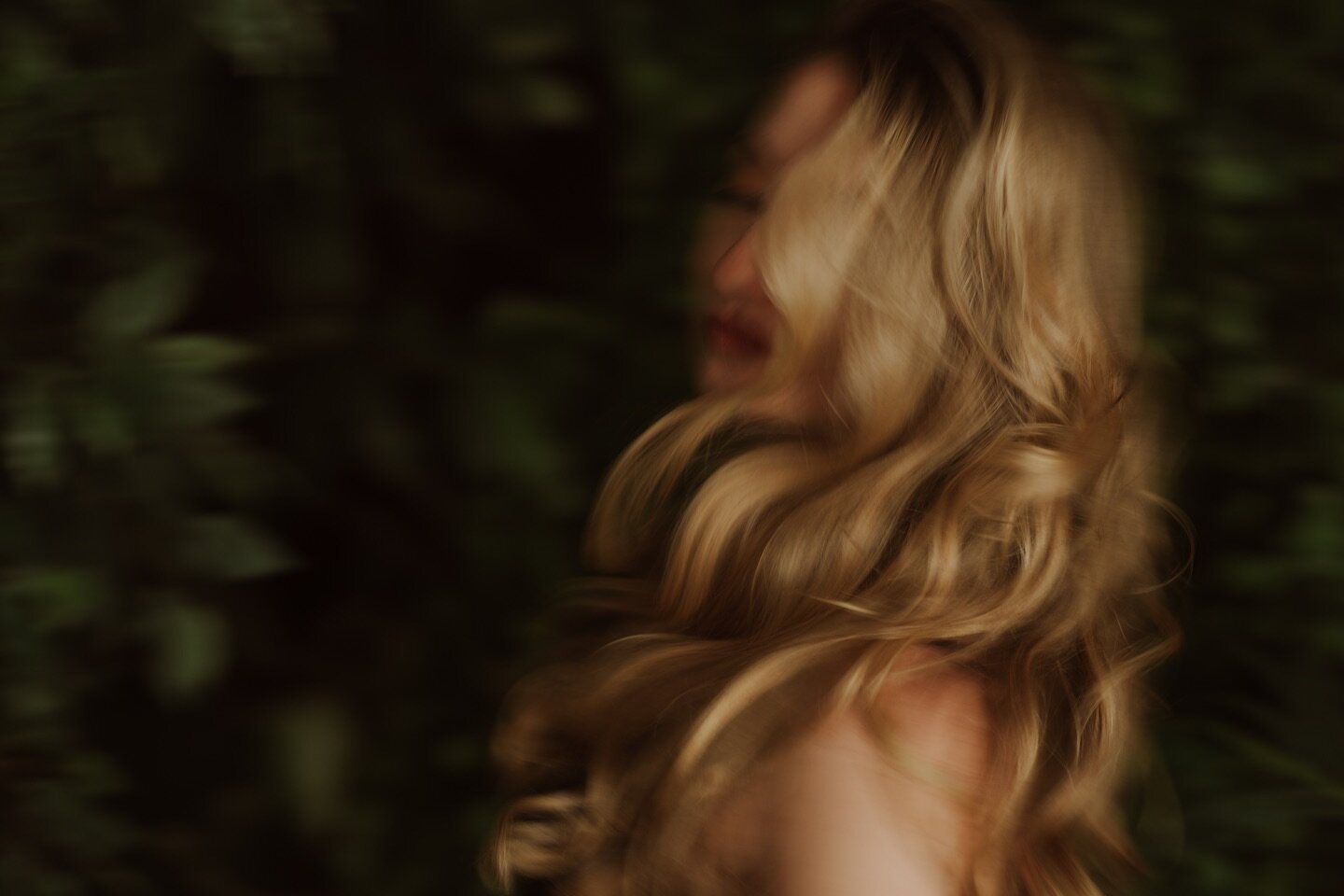 When words become unclear, I shall focus with photographs. When images become inadequate, I shall be content with silence.

Ansel Adams

HMU @beautebybianca 

#hair #makeup #blur #longexposure #portrait #art #creative