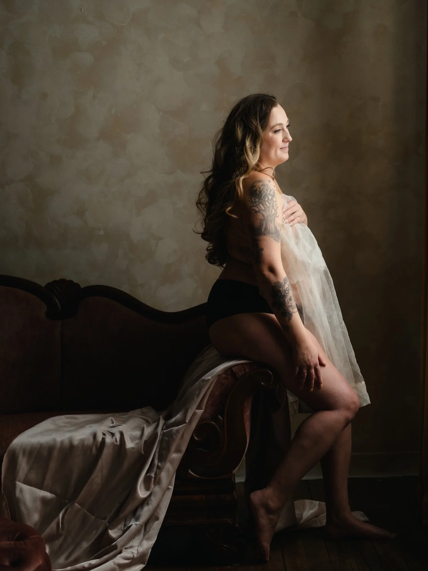 Today&rsquo;s outfit of choice: Gold body chains &amp; vintage lace ✨💫

hmu @beautebybianca 

#mainephotographer #portlandmaine