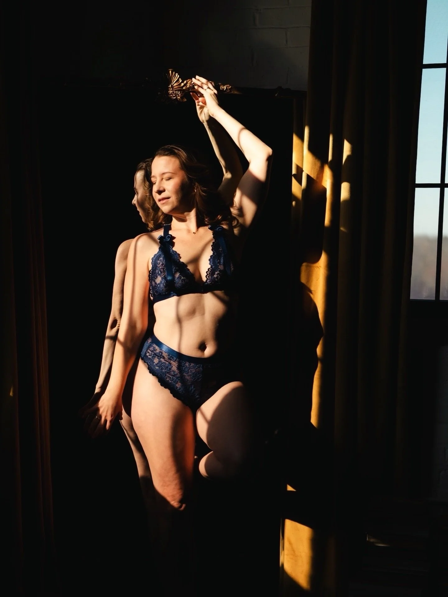 When we&rsquo;re awake in our bodies and sense, the world comes alive.

- Tara Brach

#mainephotographers #womenempowerment #selflove