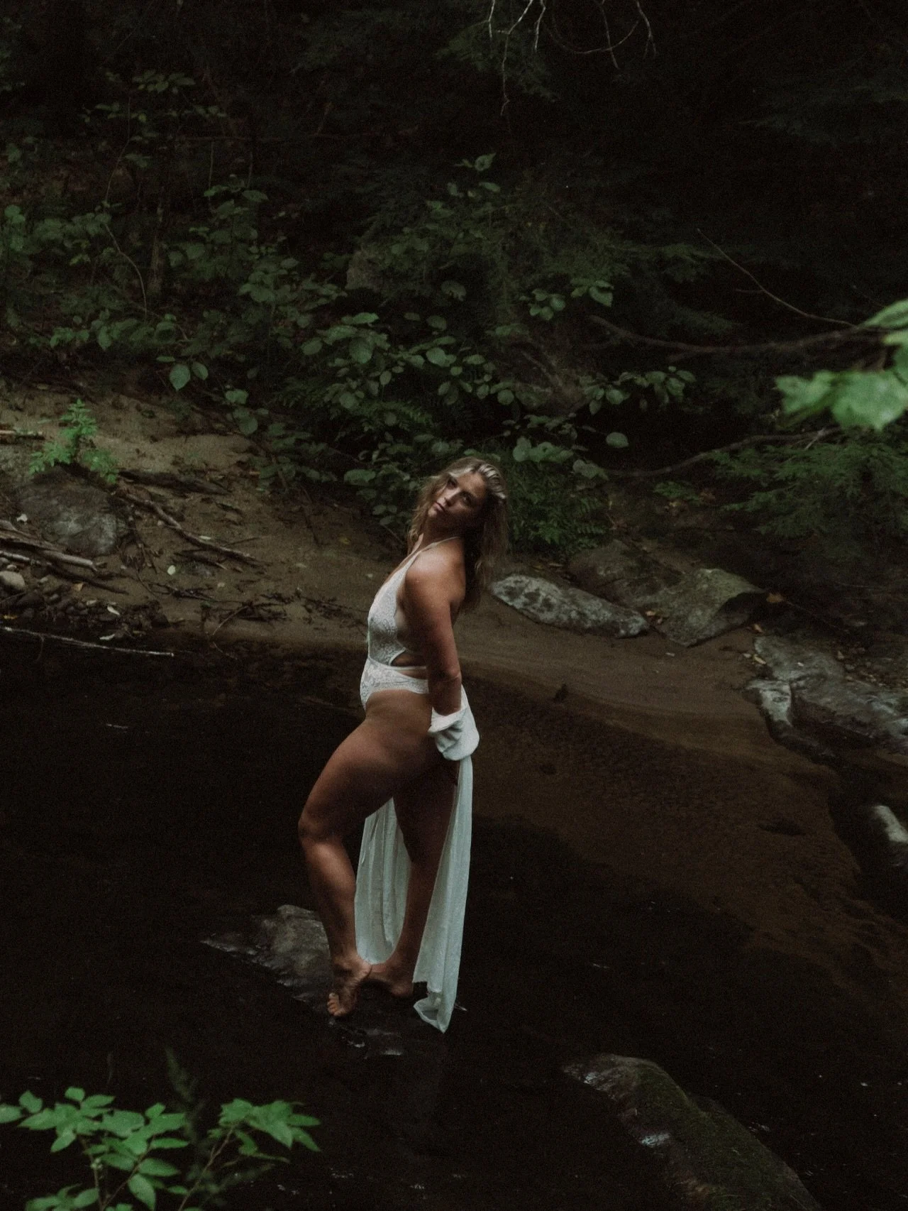 those ~swim in the river, jump in the sea~ kind of days are just around the corner 💫

#maine #mainephotographer #portraits