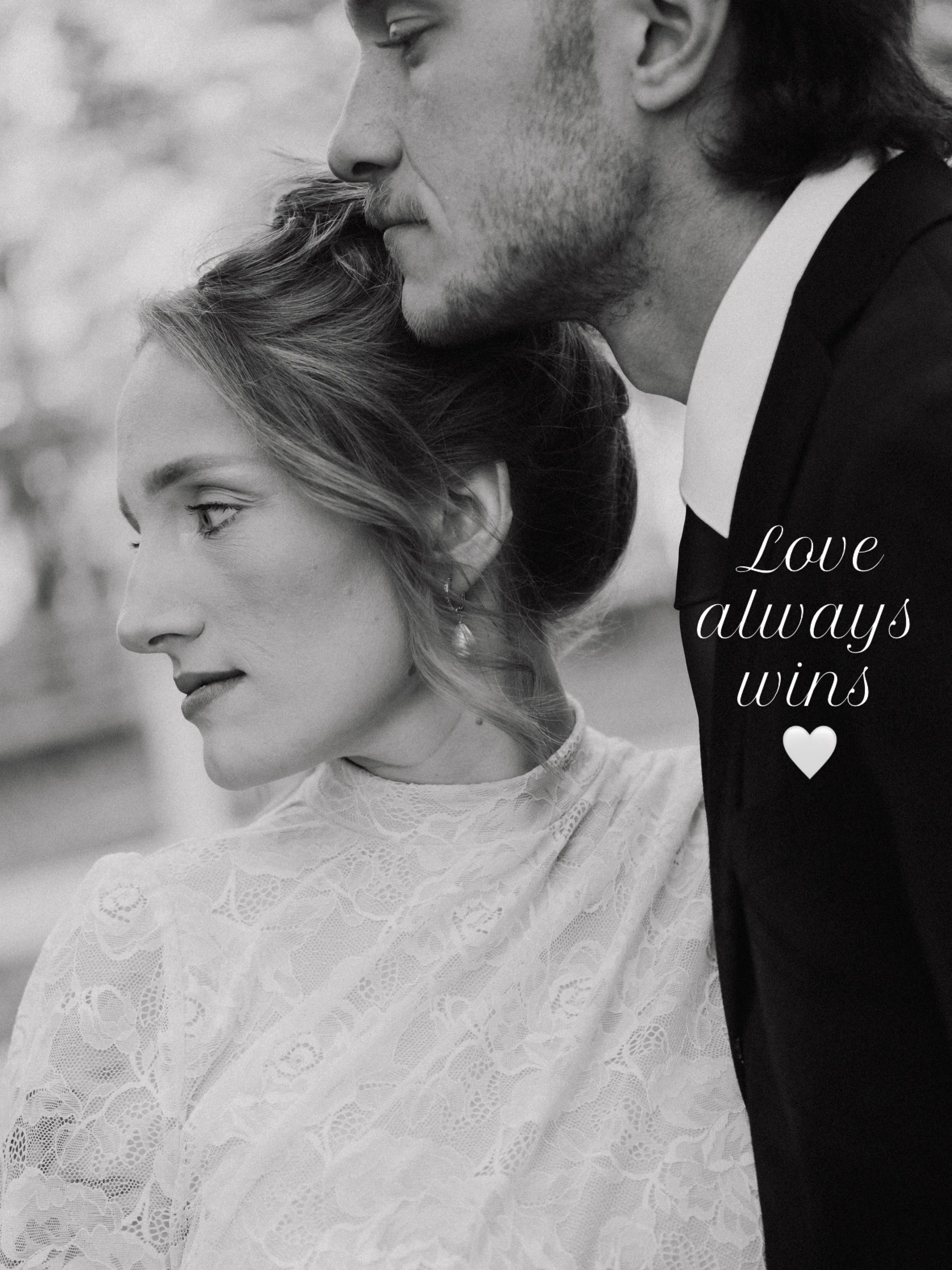 Feeling the love 🖤 🤍 
#weddingportraits